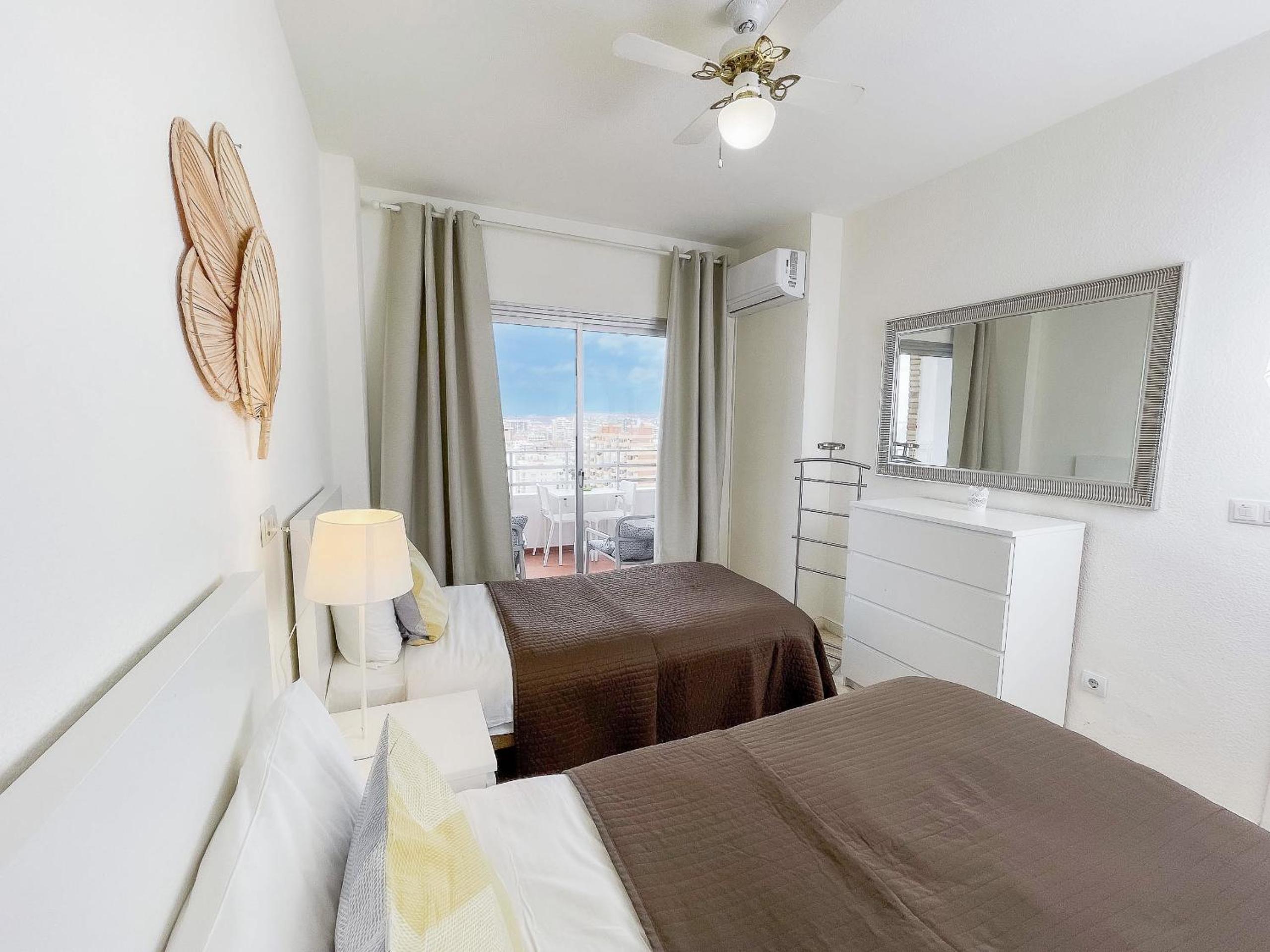 Apartamento de una habitación con vista al mar superior.