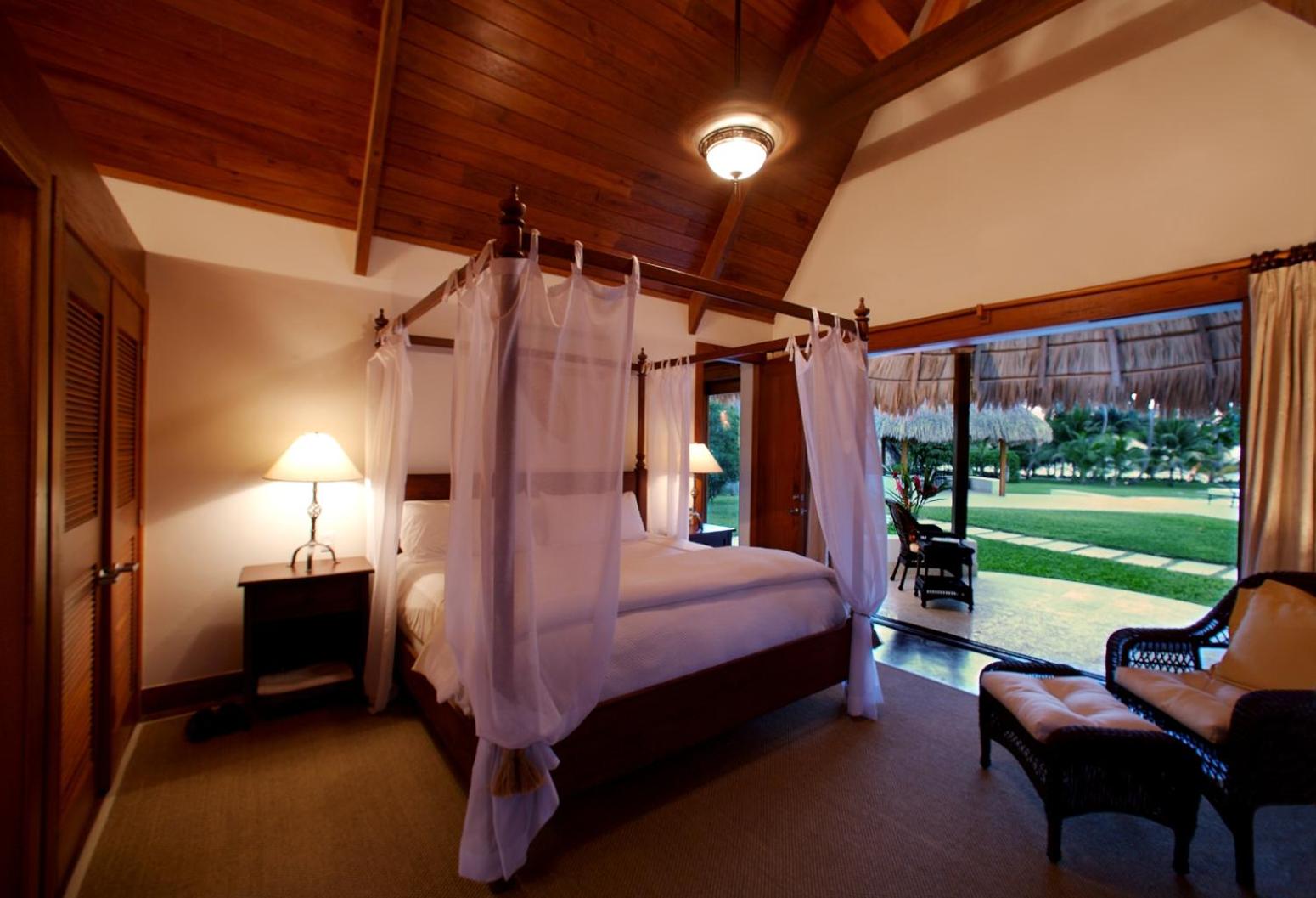 King Room with Pool View photo 3