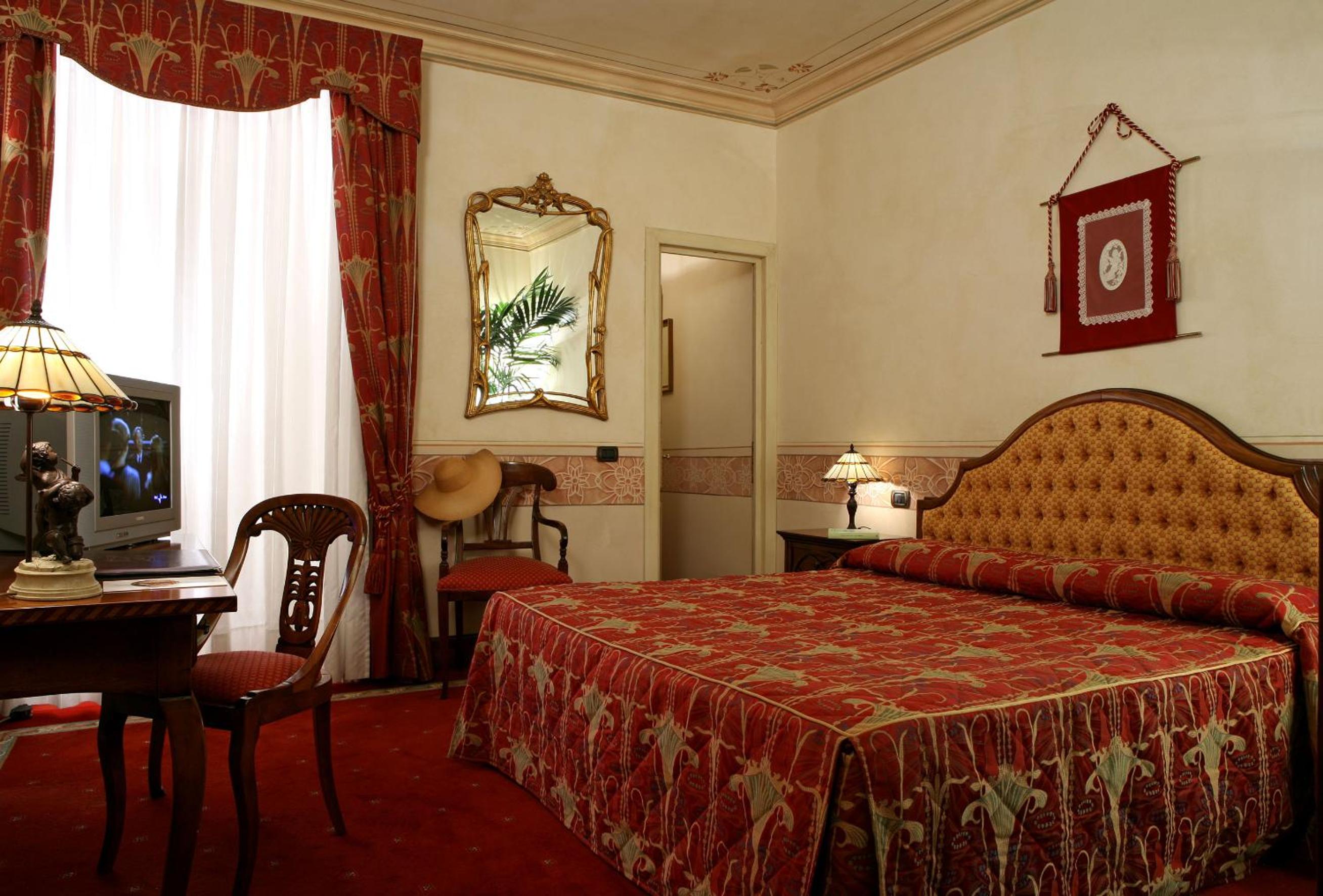 Standard Double or Twin Room - Photo 2