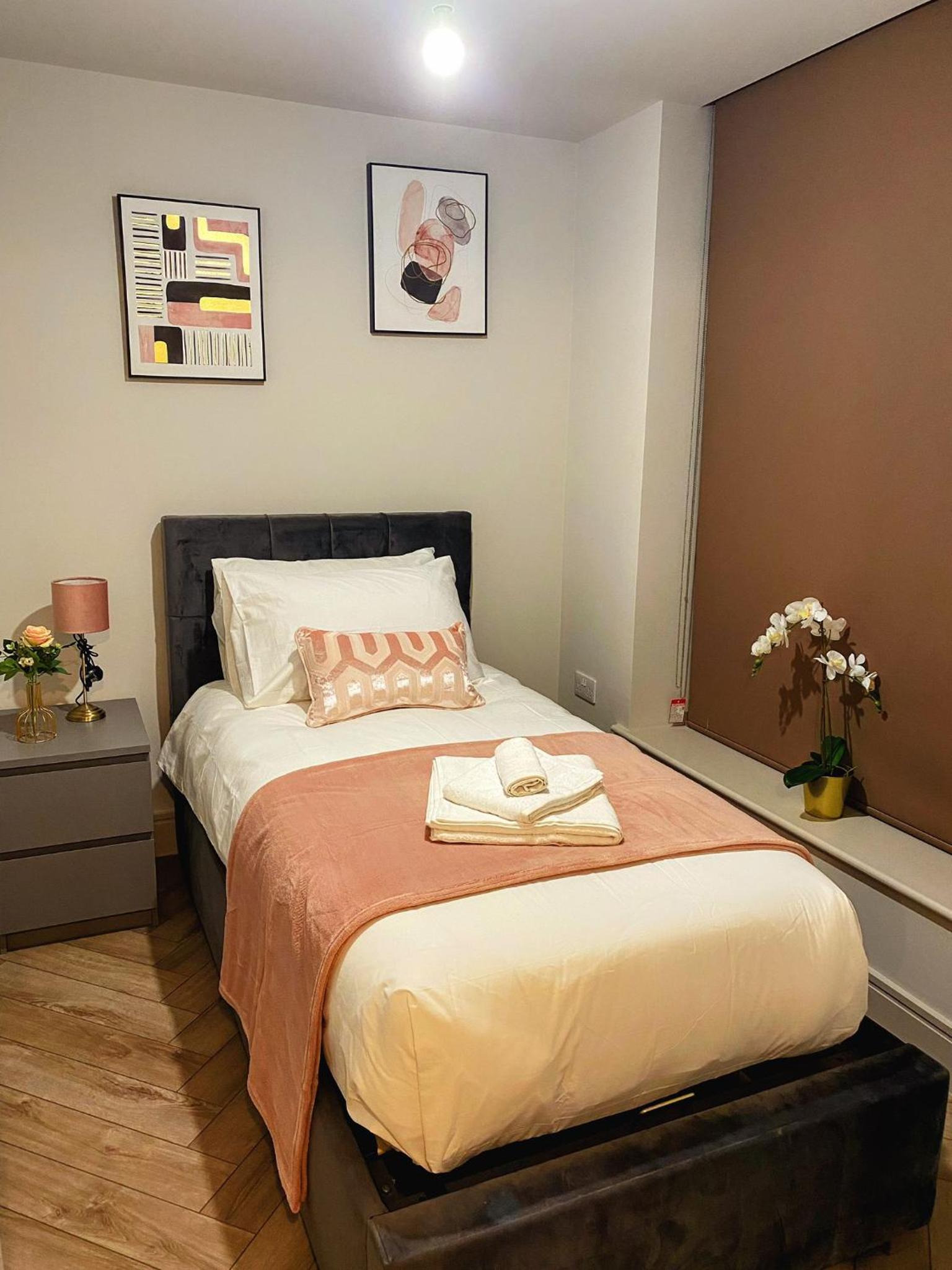 Three-Bedroom Apartment photo 1