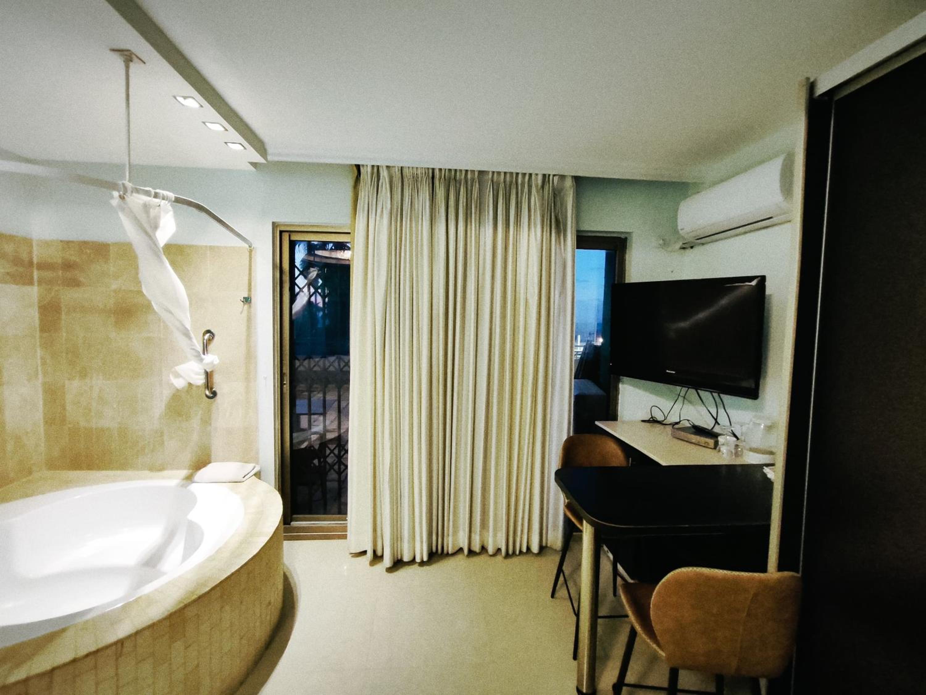 Studio with Sea View - Photo 9
