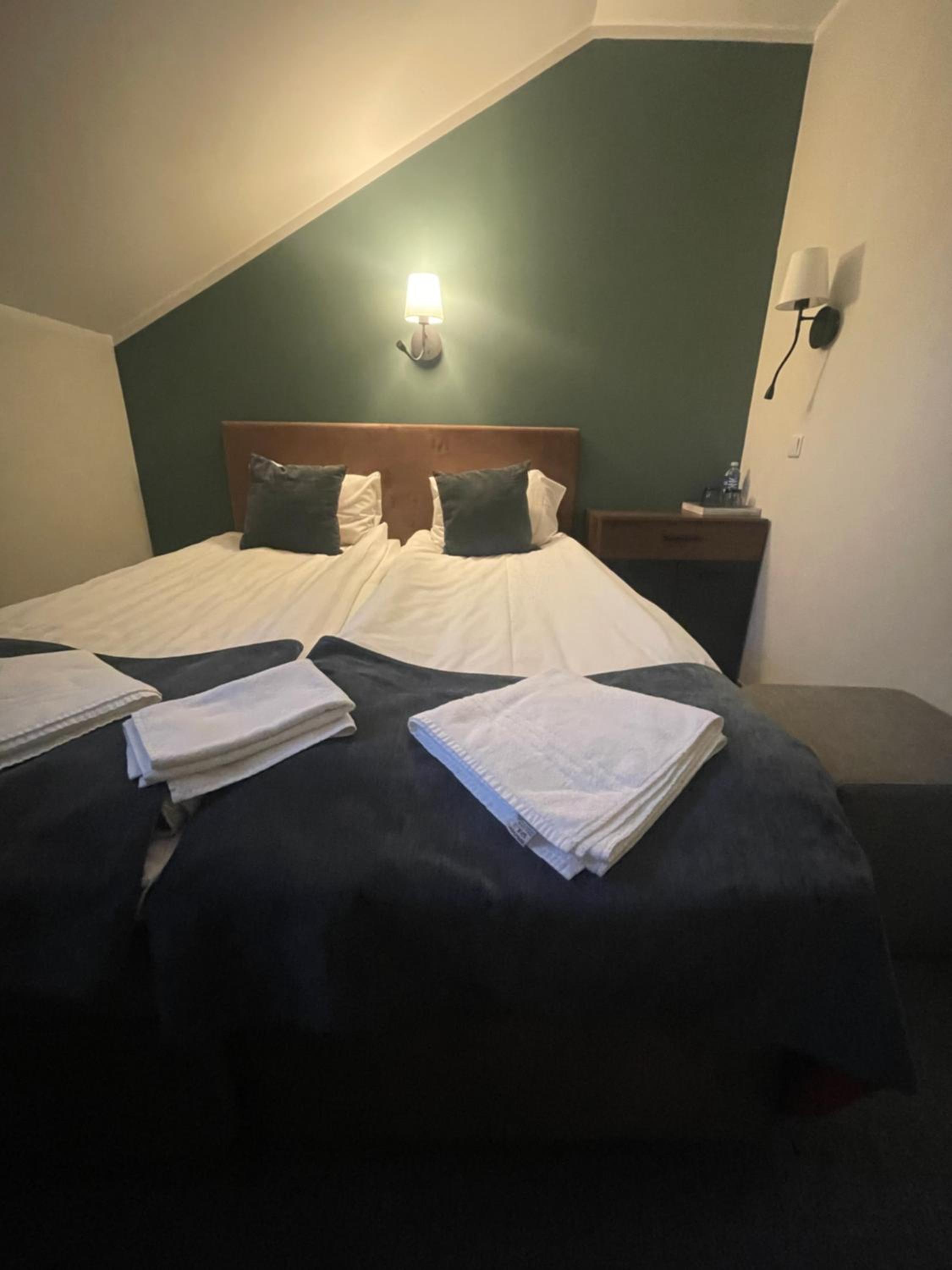 Standard Double Room - Photo 2