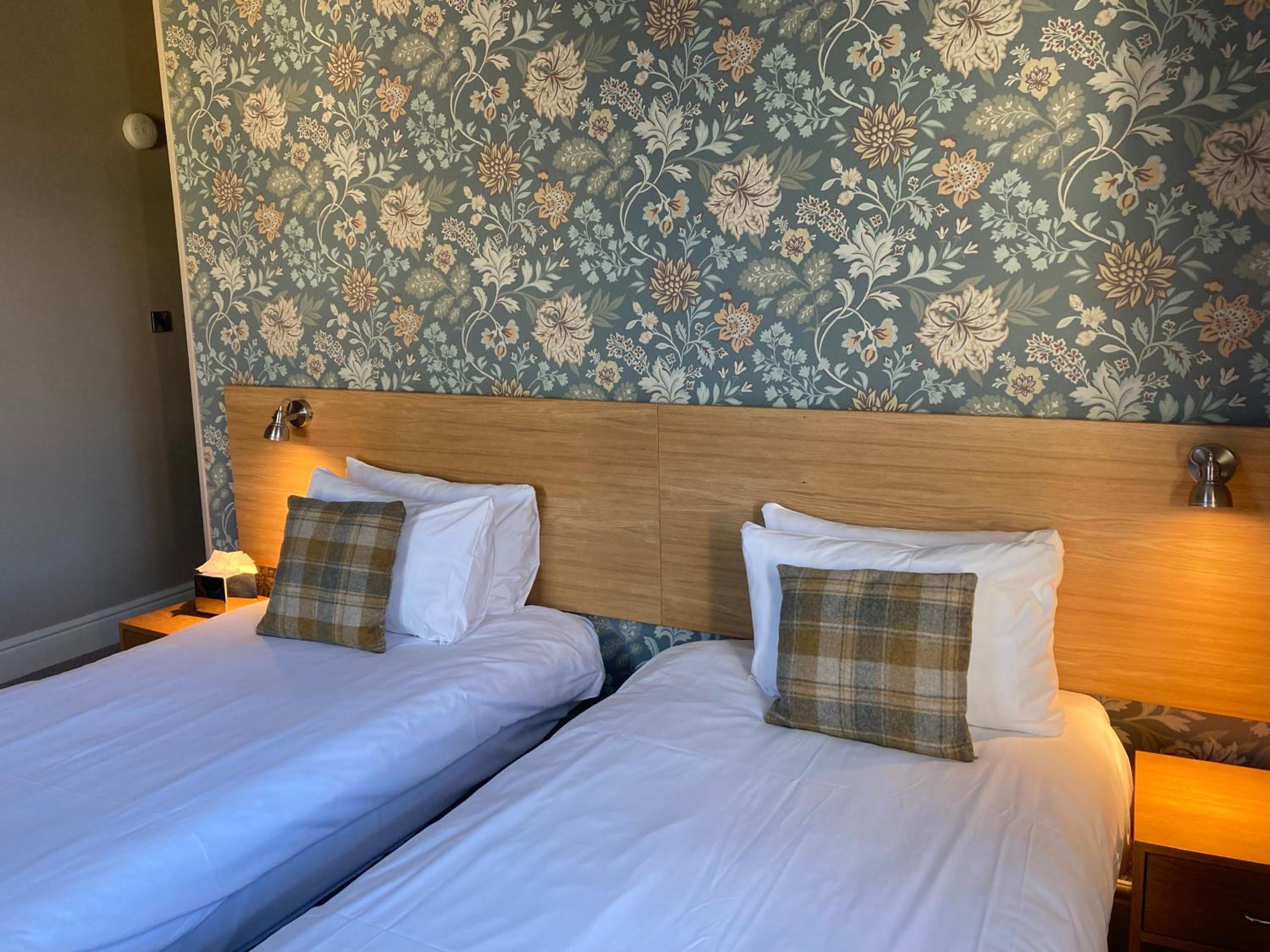Twin Room with Bathroom photo 2
