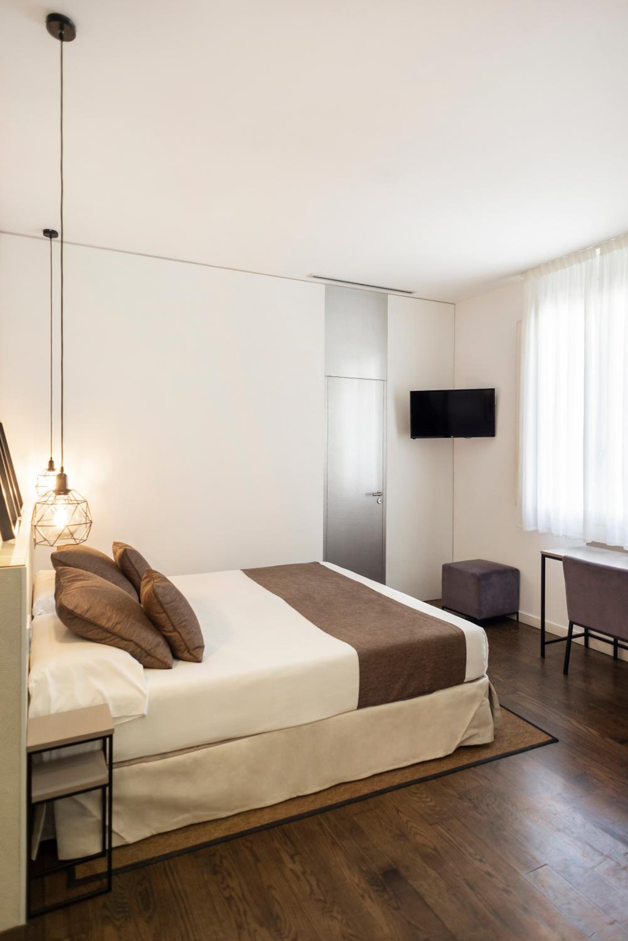 Double Room - Photo 38