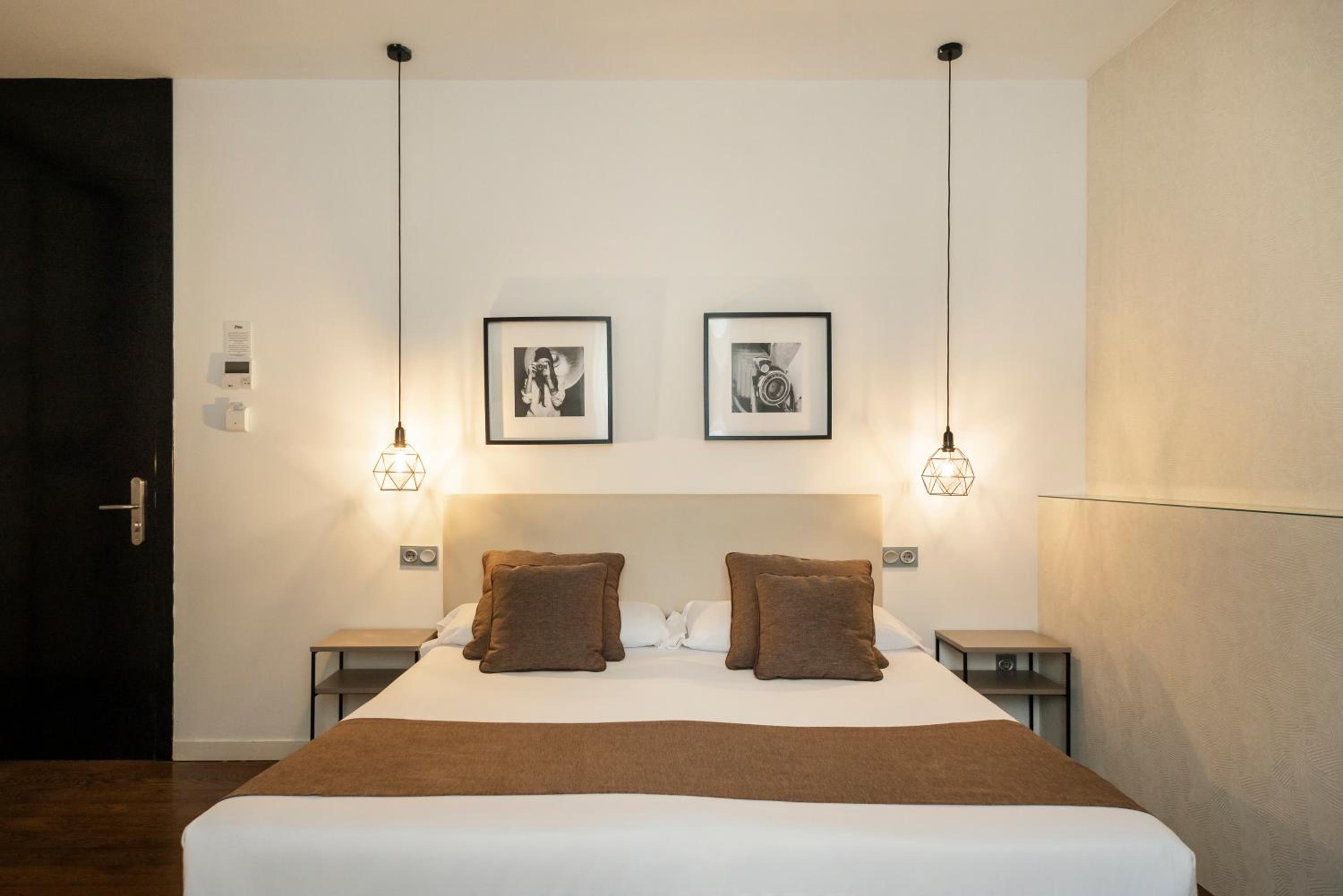 Double Room - Photo 31