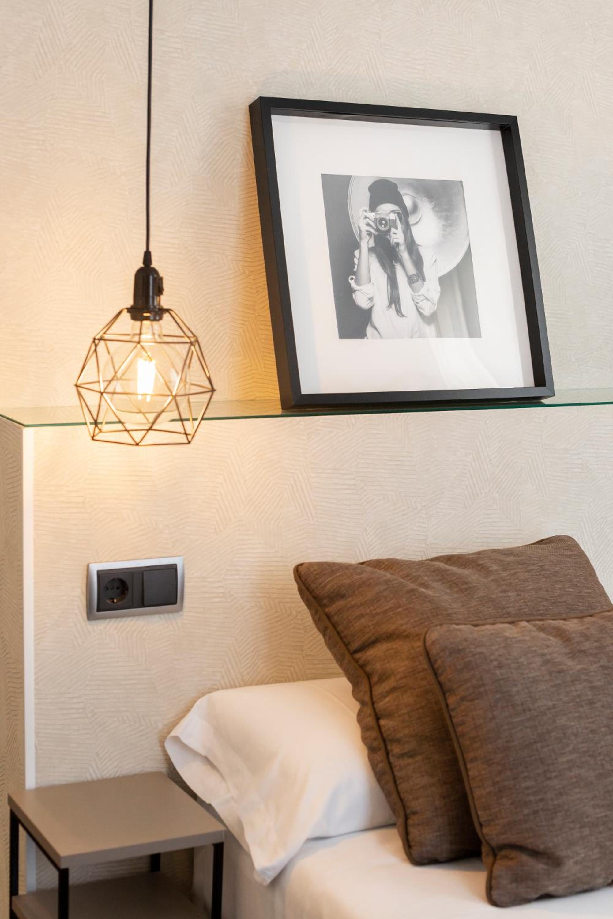 Double Room - Photo 16