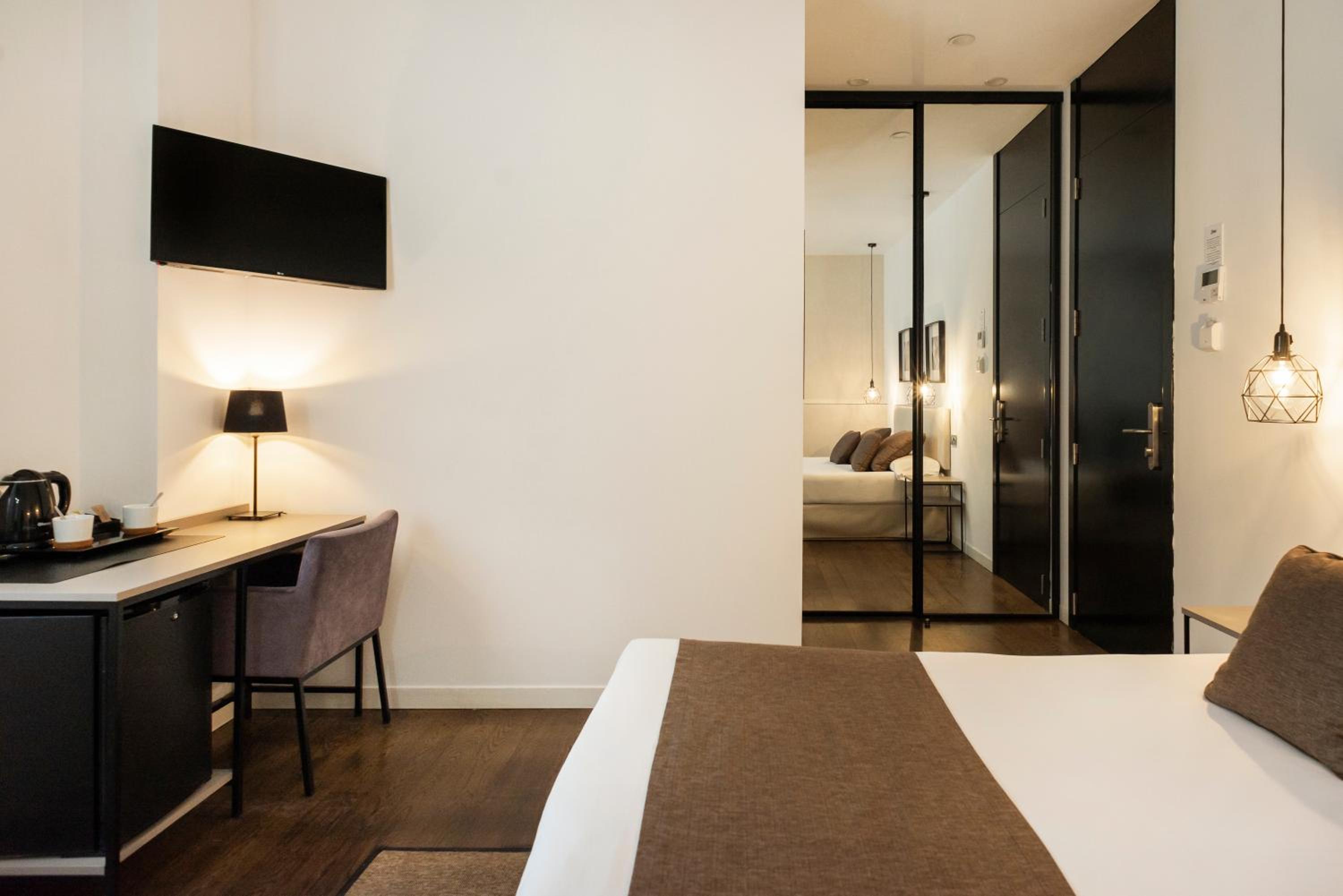 Double Room - Photo 7