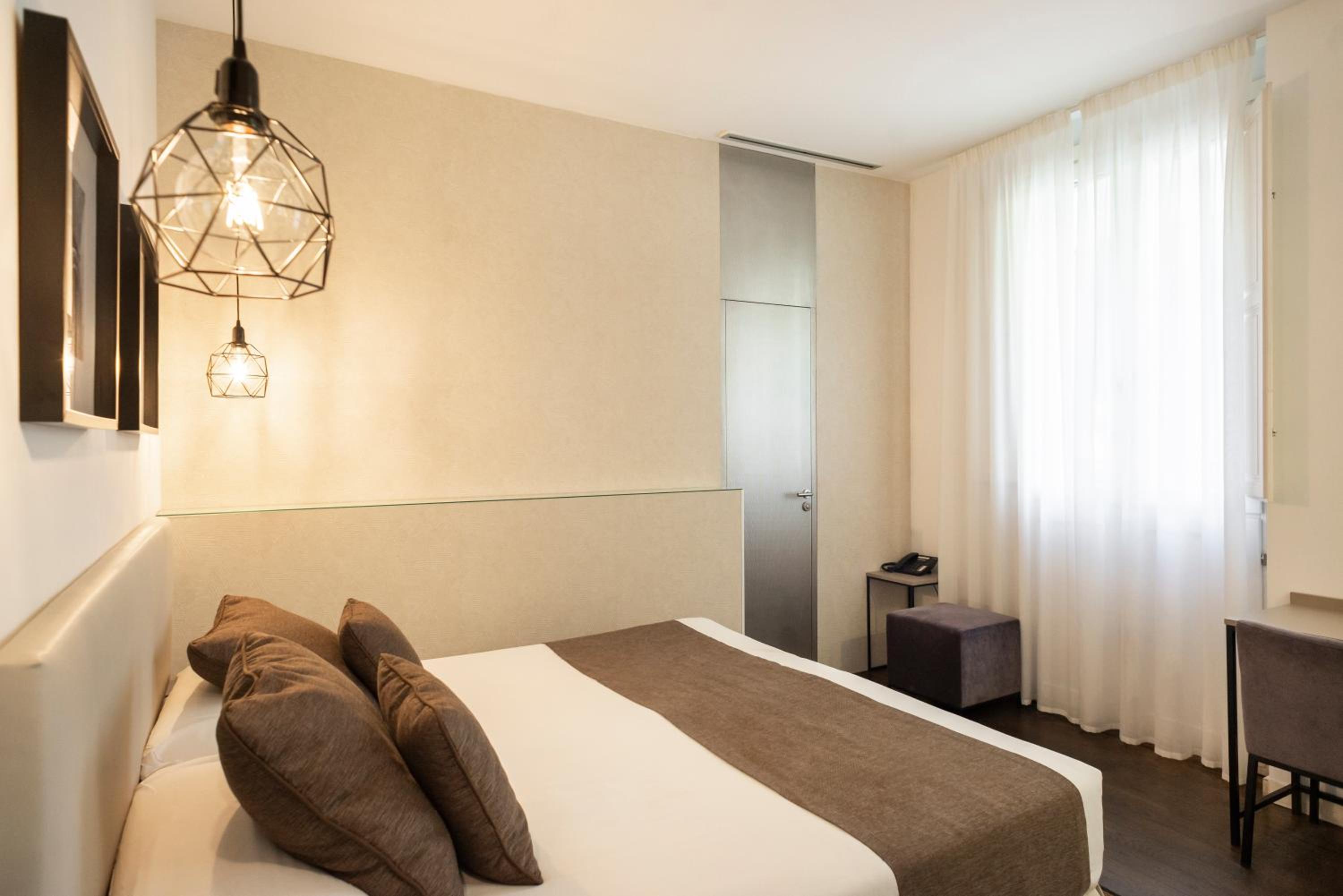 Double Room - Photo 22