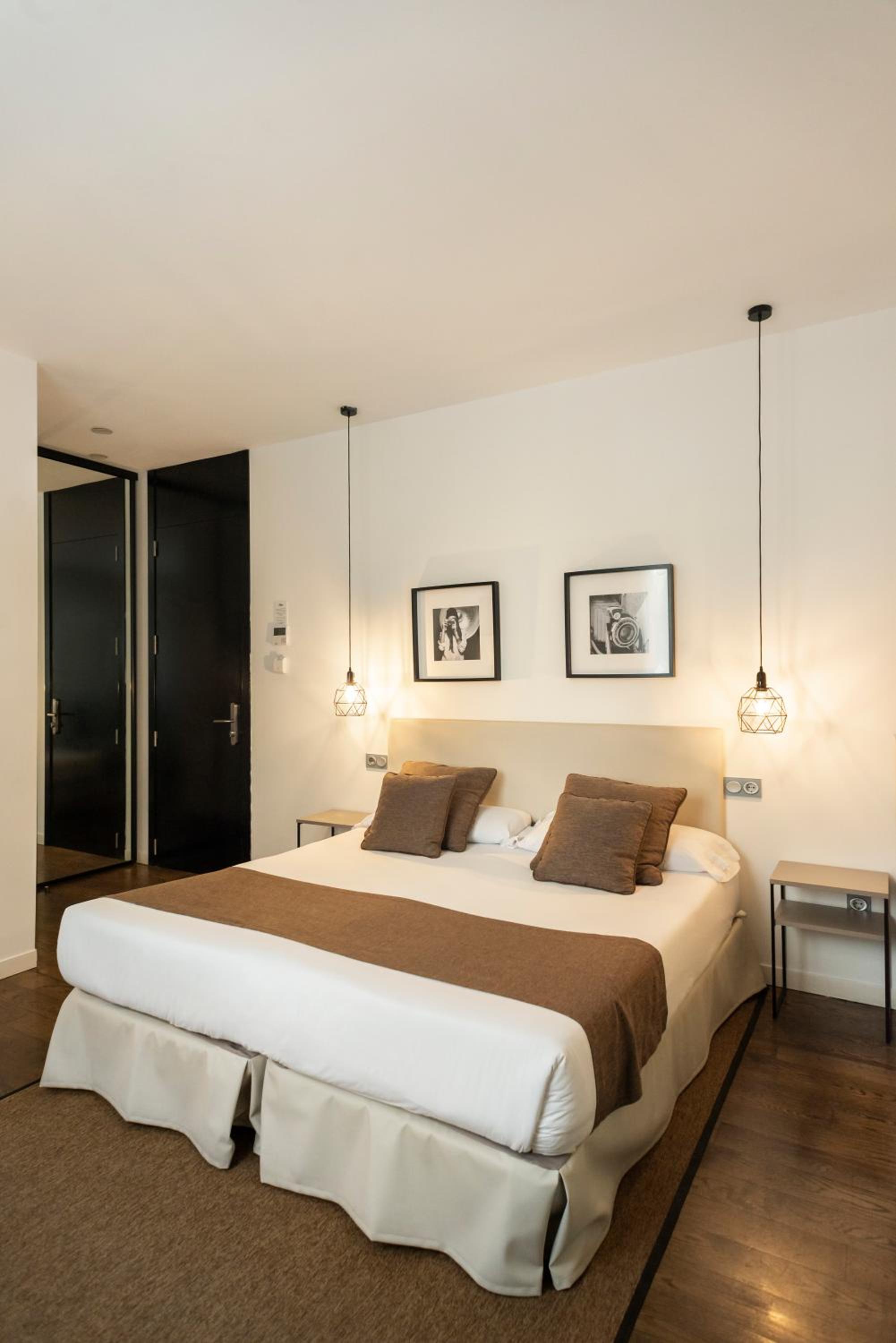 Double Room - Photo 24