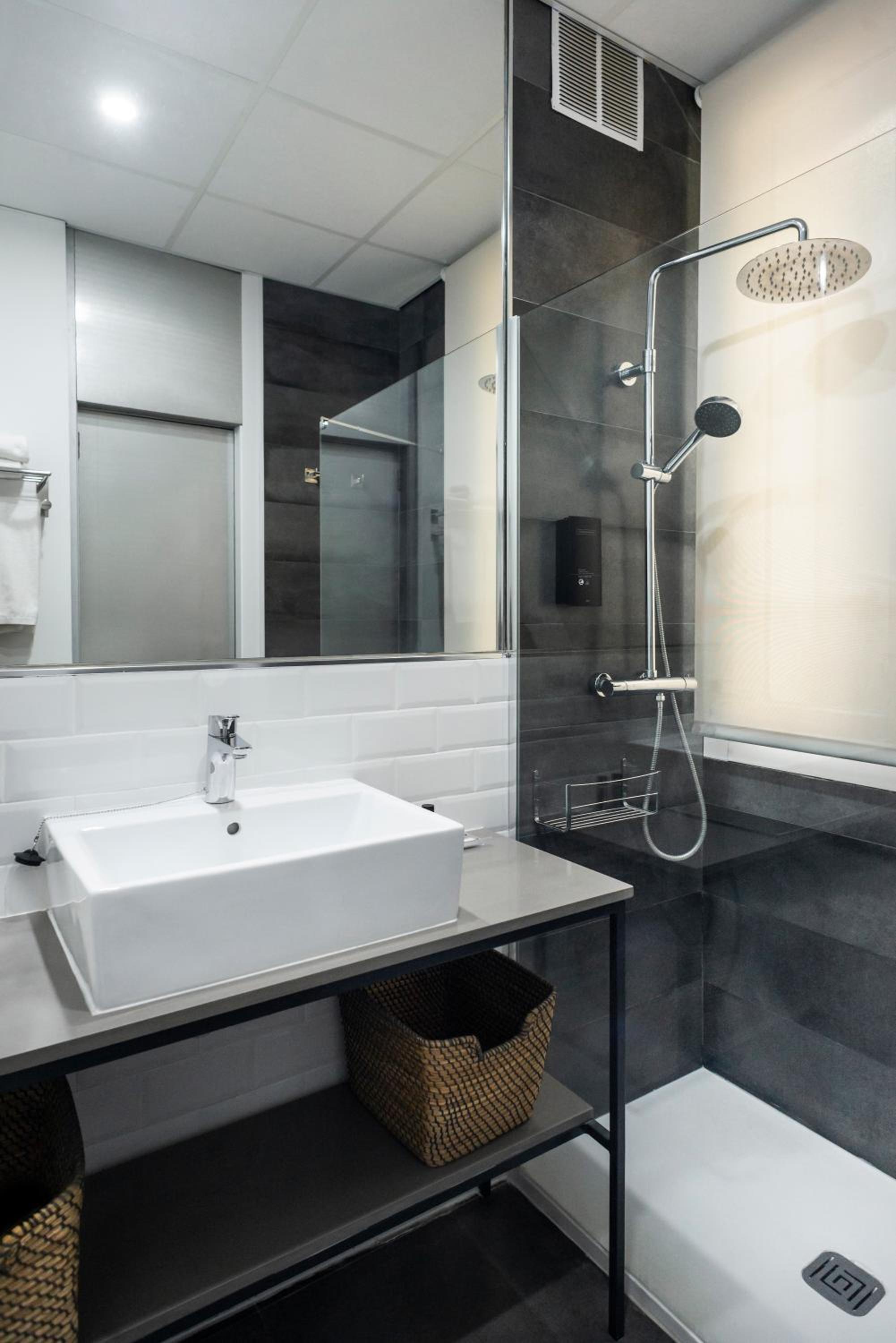 Double Room - Photo 3