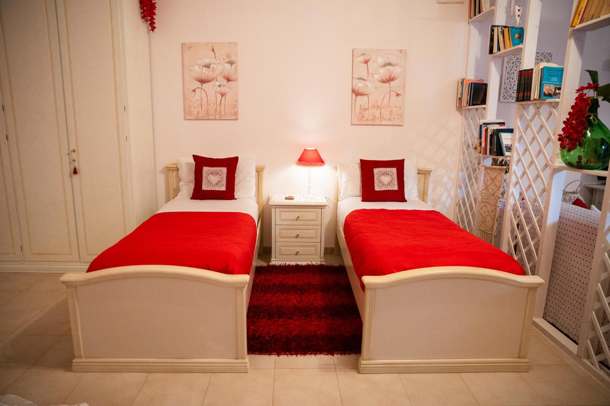 One-Bedroom House photo 1