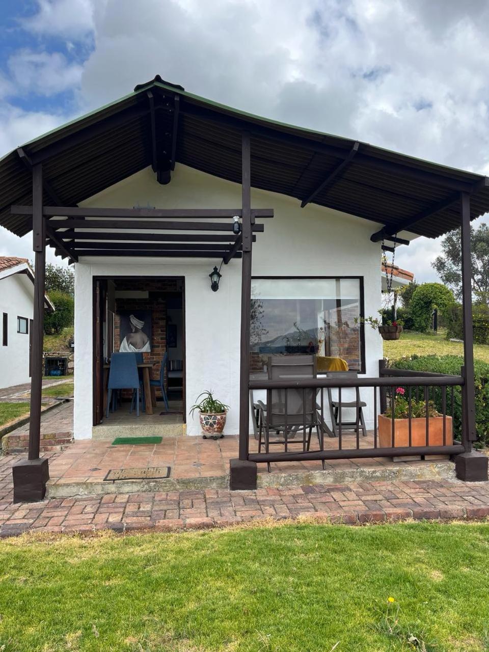 One-Bedroom House photo 2