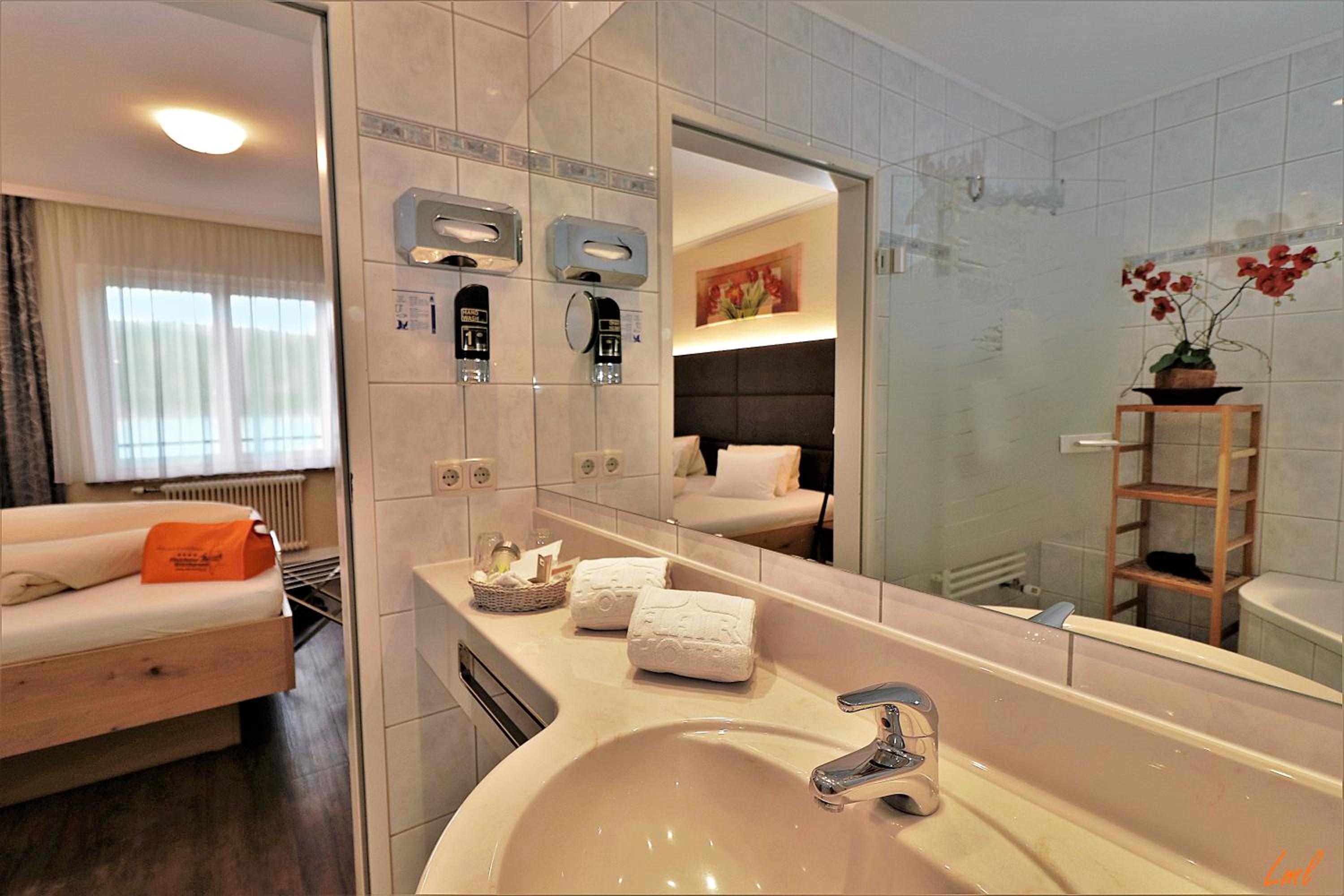 Superior Suite with Sea View - Photo 6