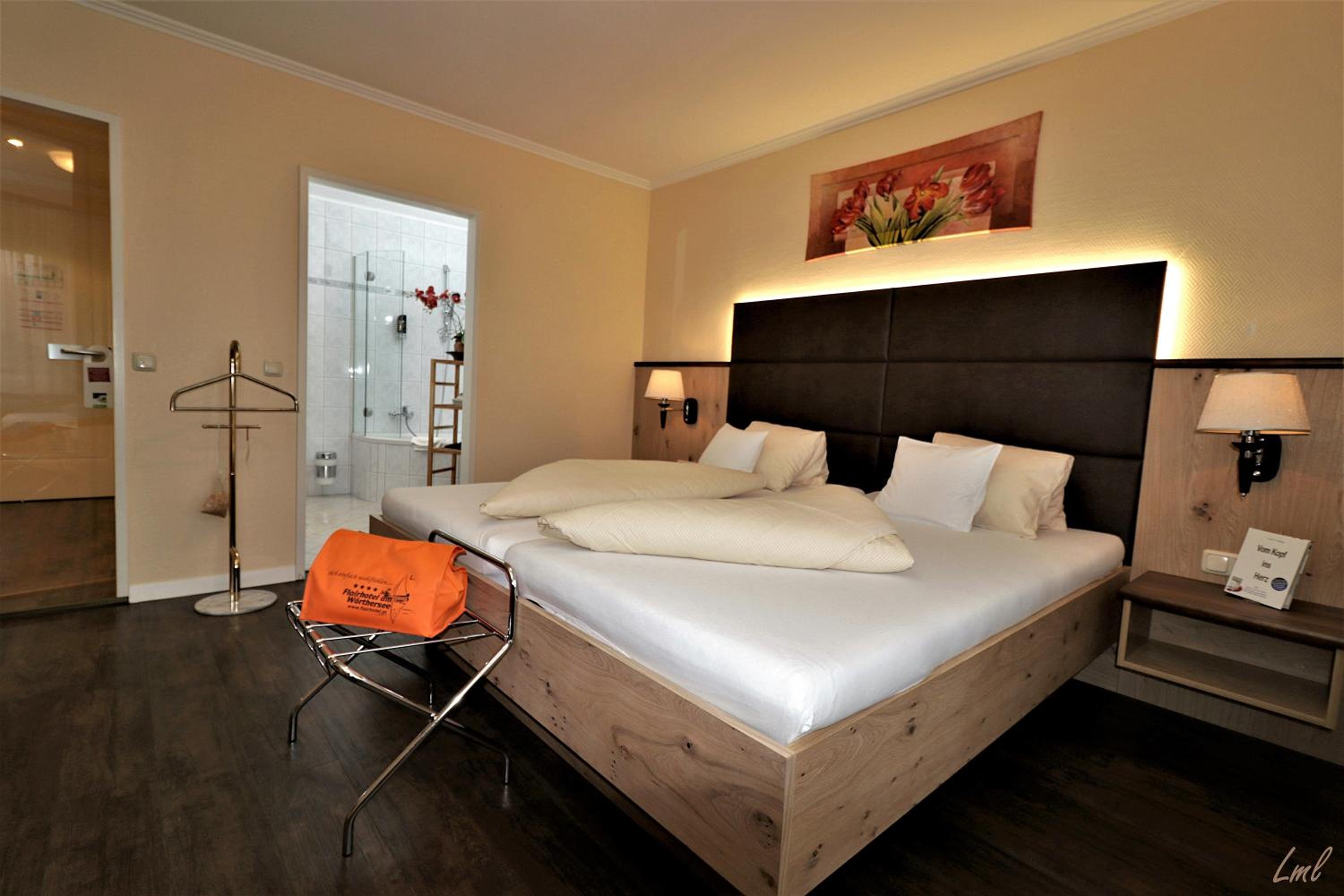 Superior Suite with Sea View - Photo 5