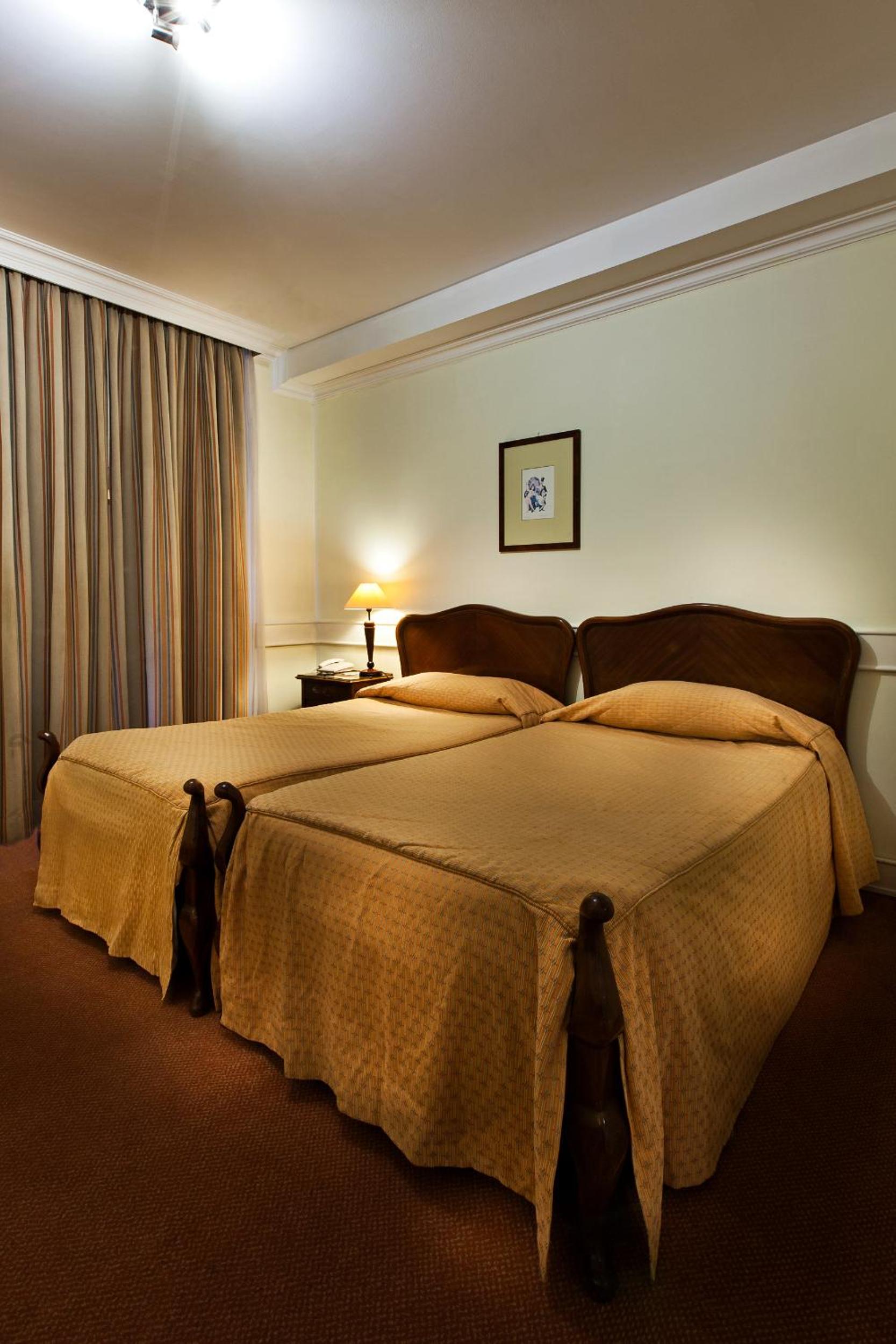 Double or Twin Room - Photo 3