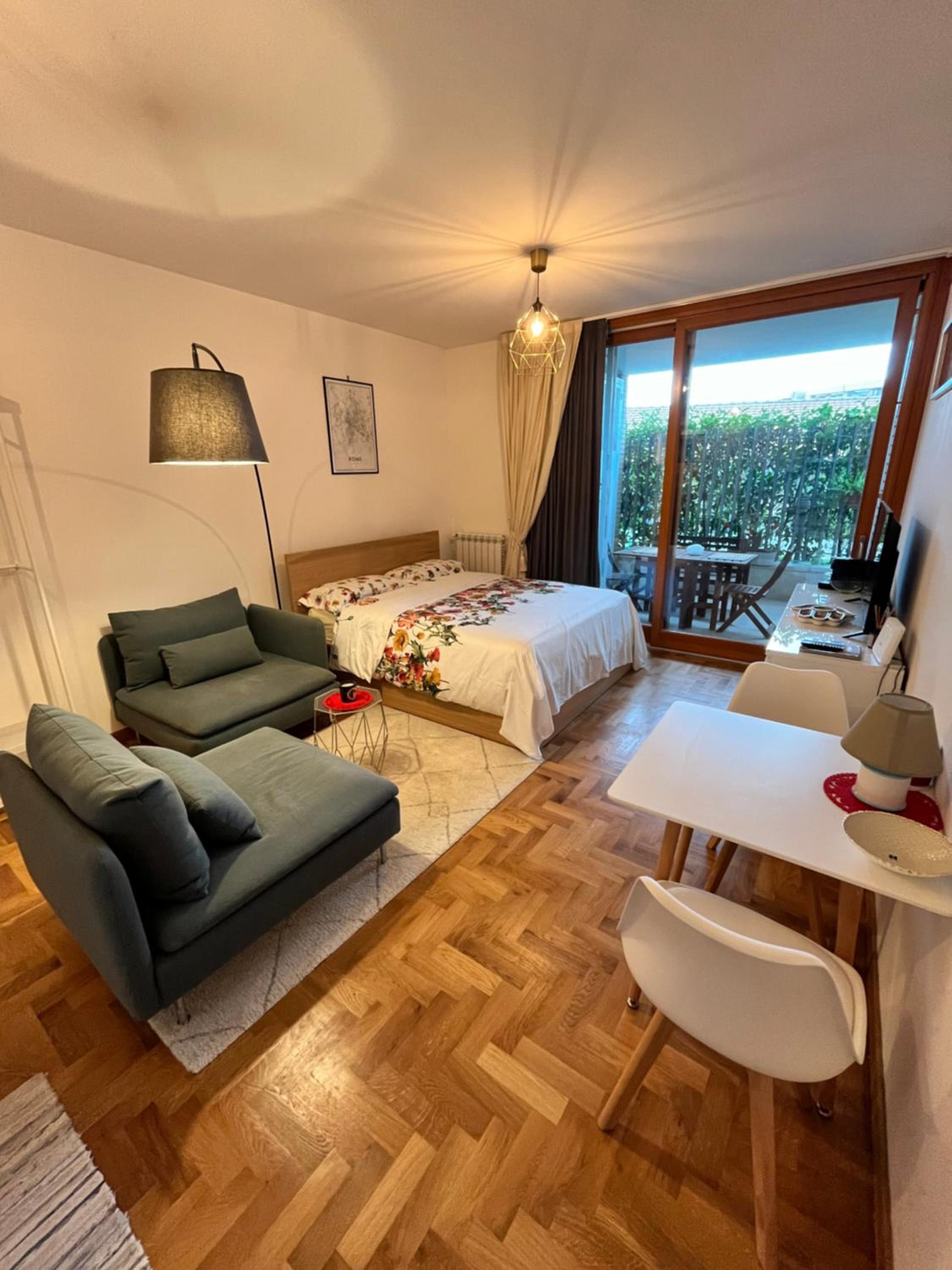 One-Bedroom Apartment