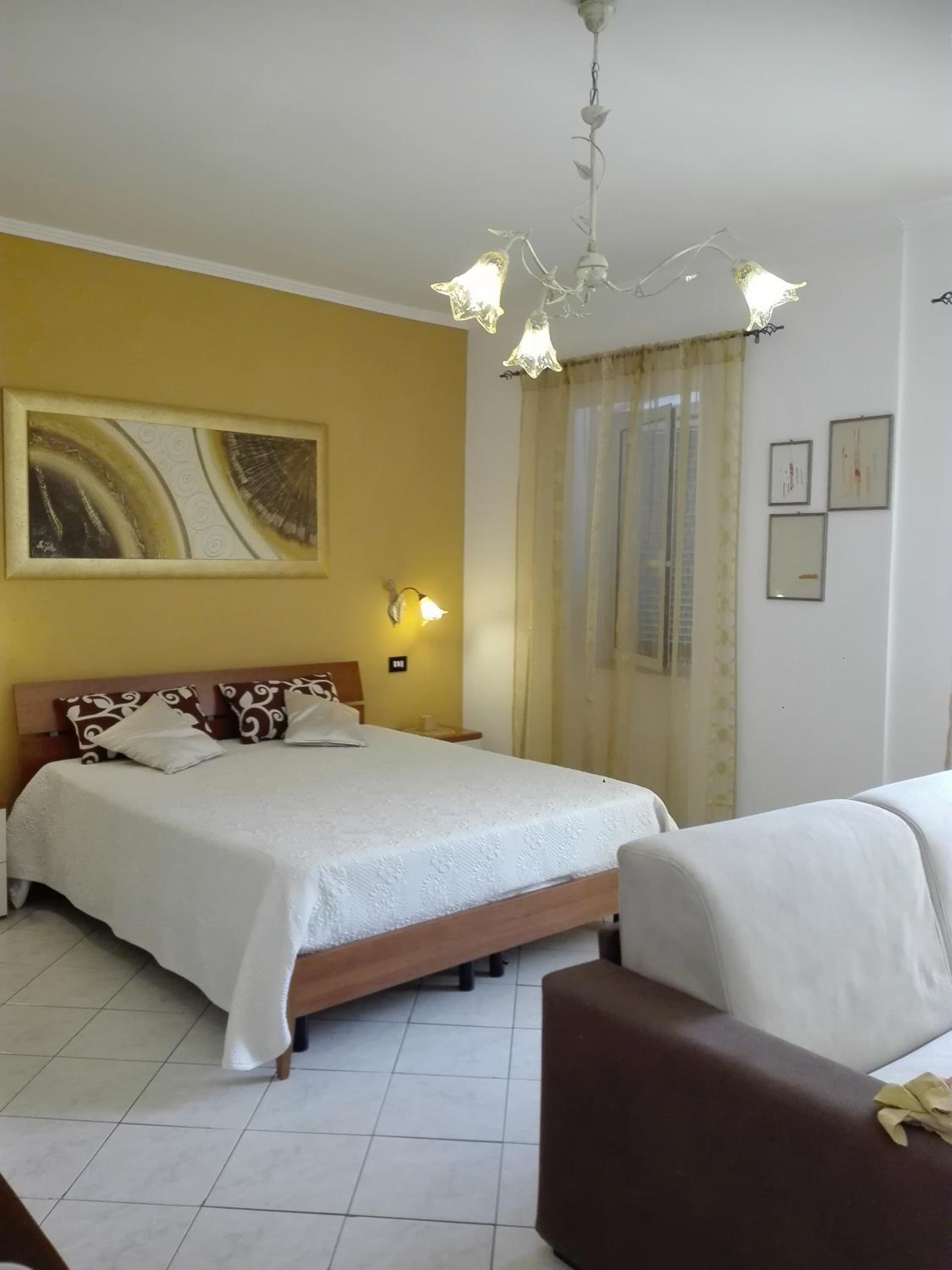 Large Double Room photo 1