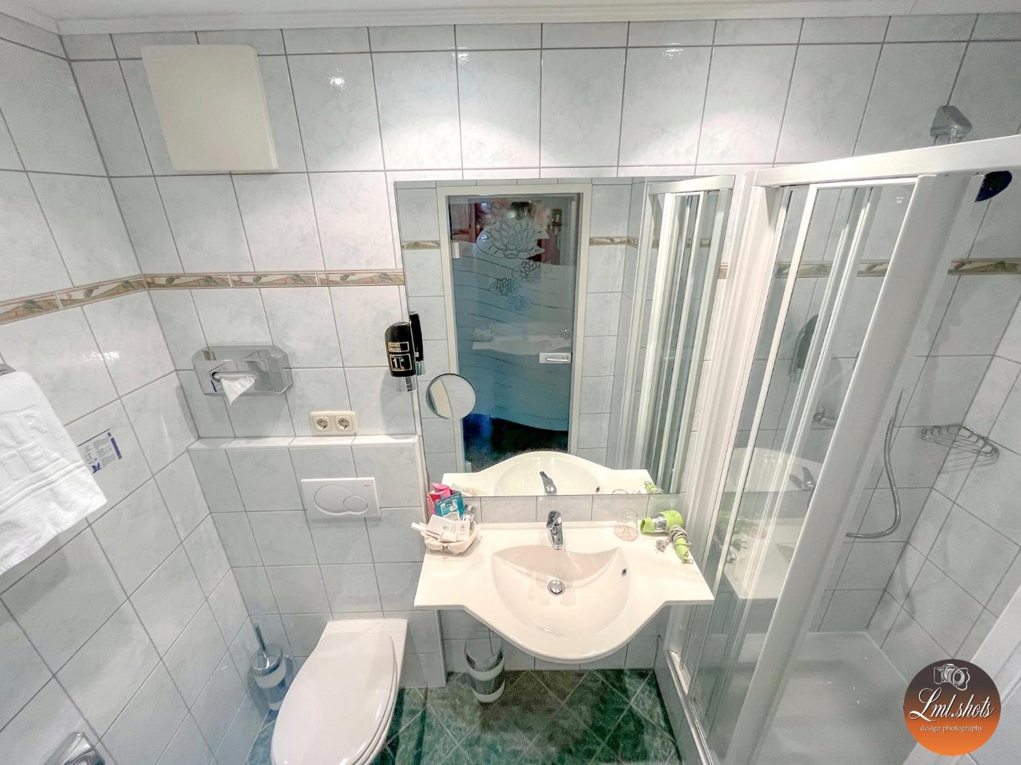 Superior Suite with Sea View - Photo 9