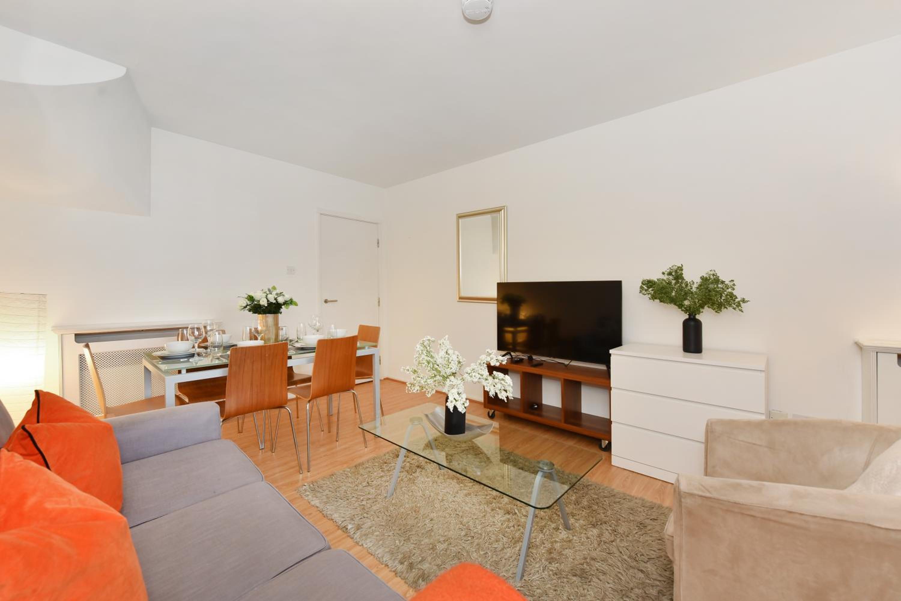 Two-Bedroom Apartment photo 2