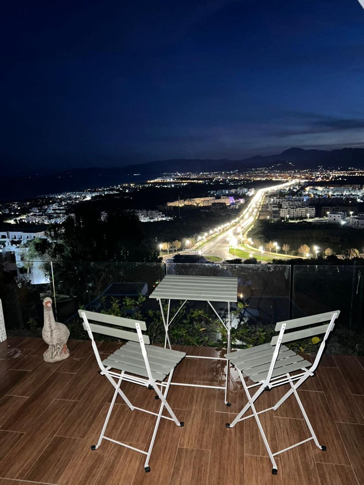 Three-Bedroom Apartment with Sea View photo 2