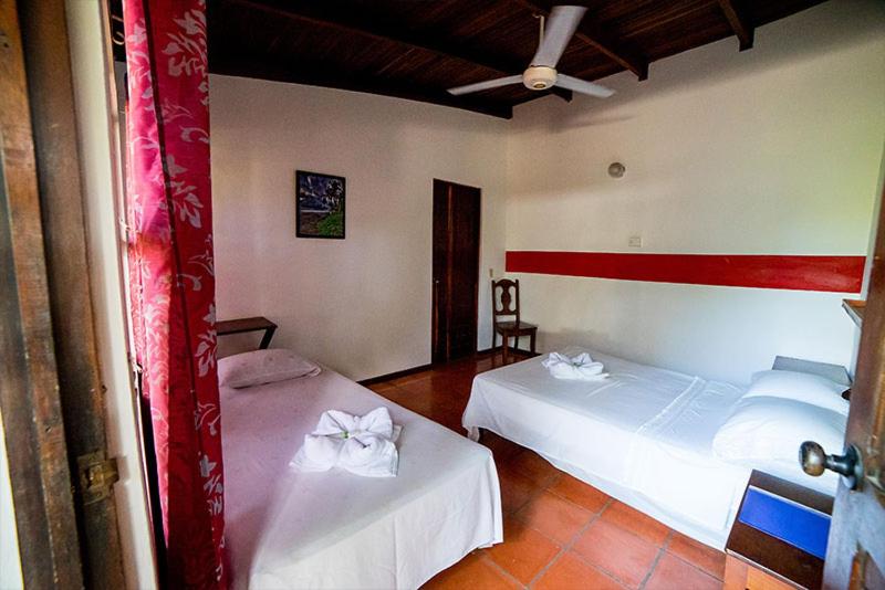 Twin Room with Private Bathroom photo 2