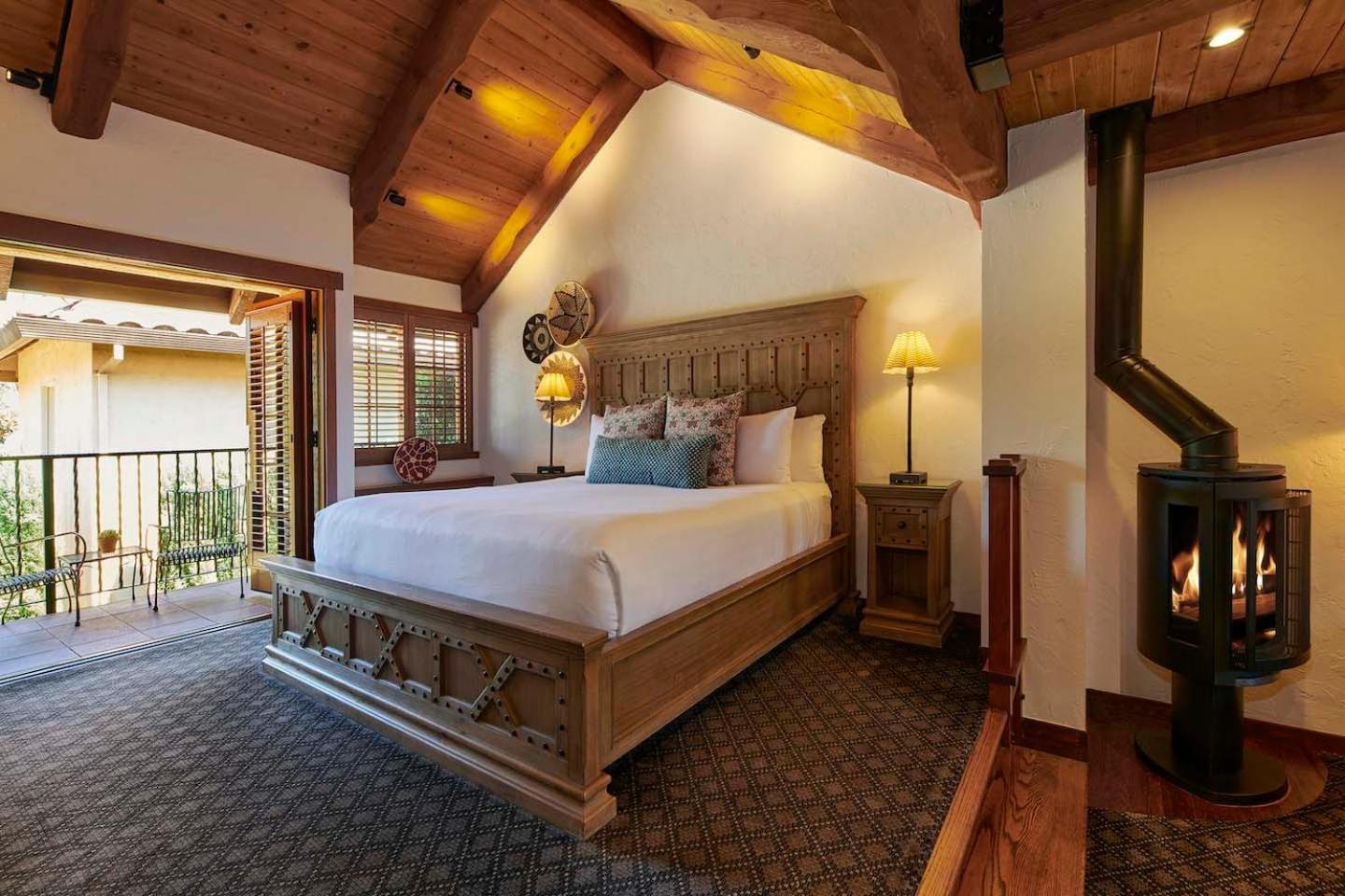 Premium King Room photo 2