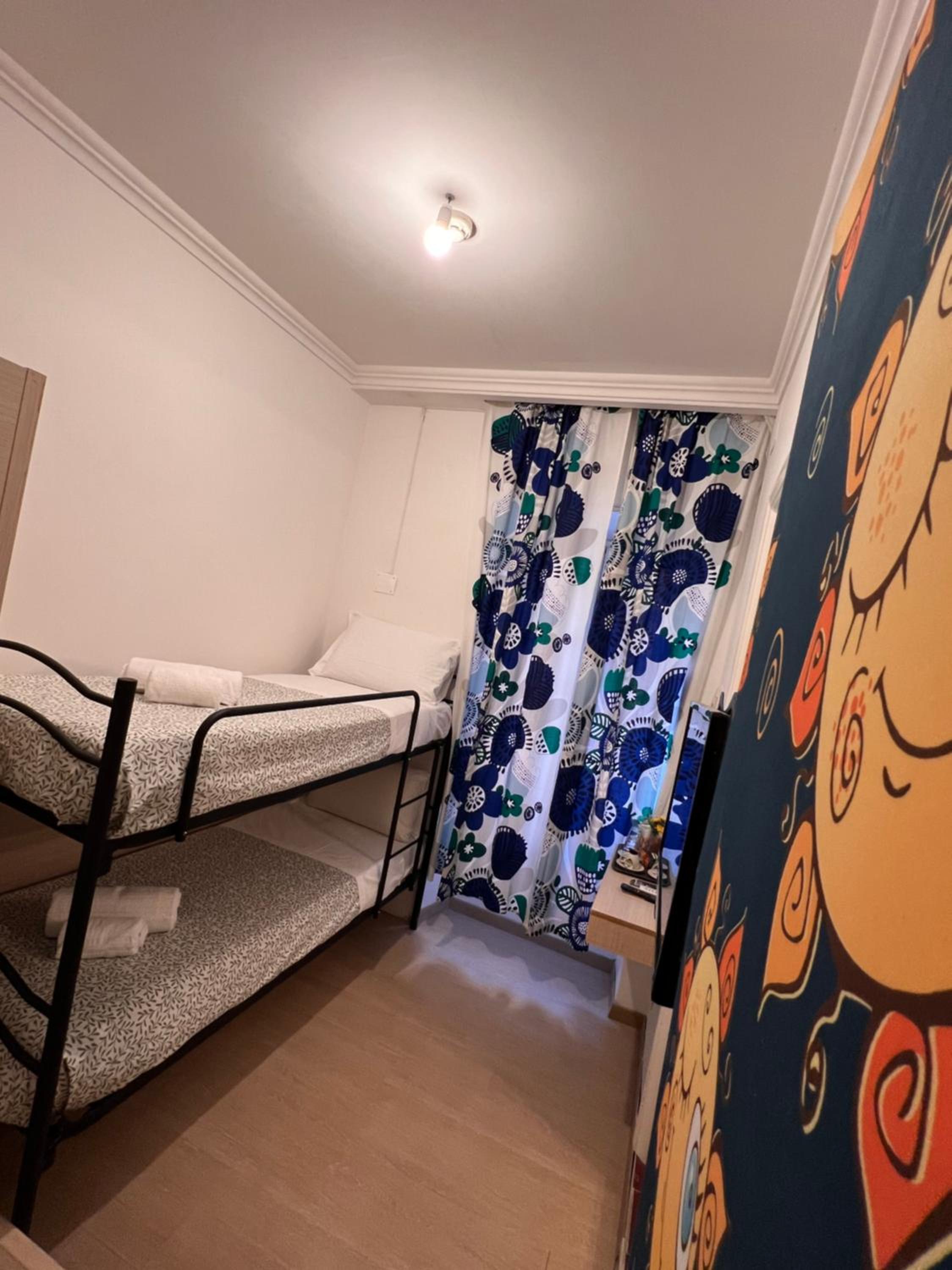 Budget Double Room thumbnail 5