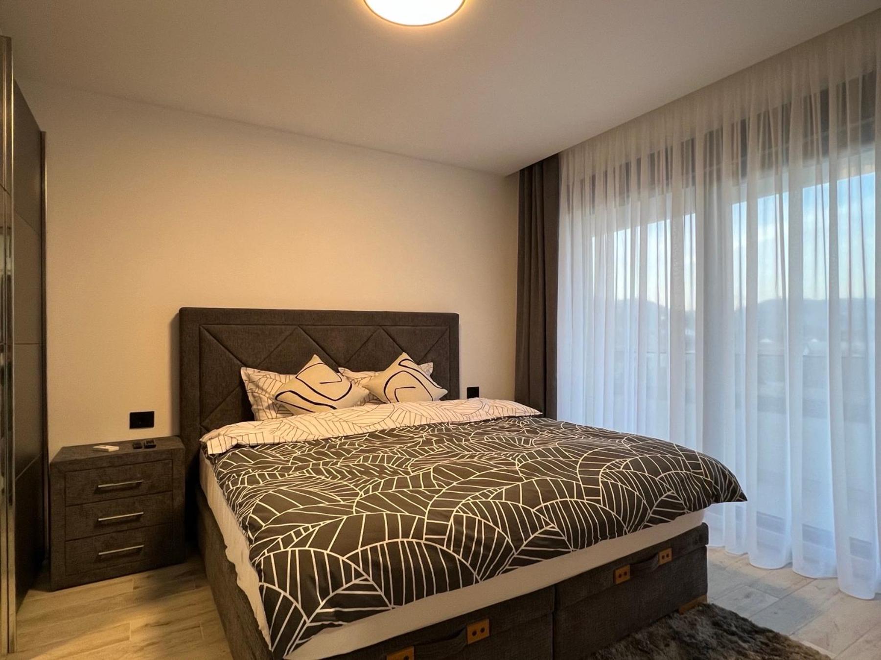 One-Bedroom Apartment with Terrace photo 1