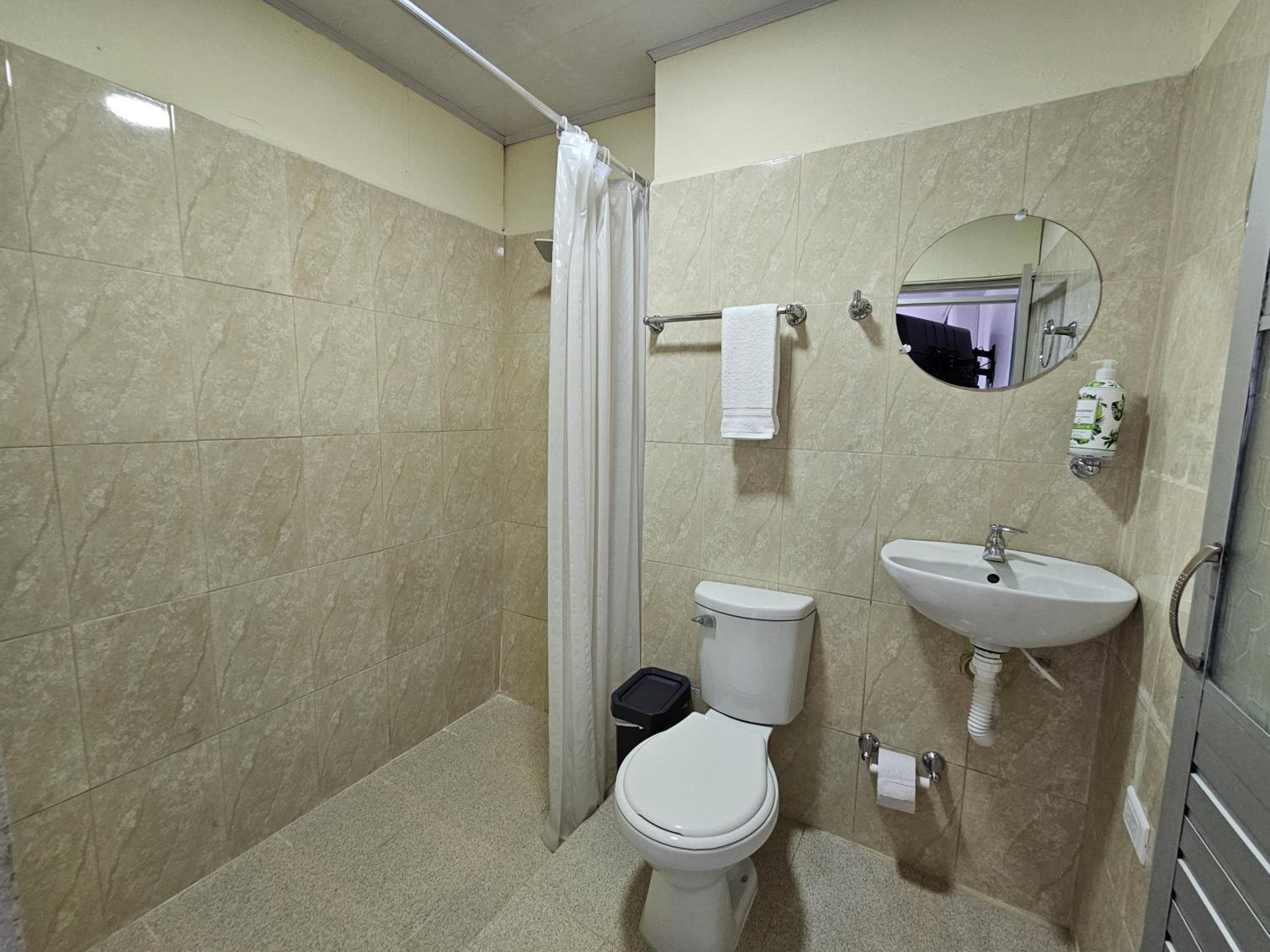 Quadruple Room With Private Bathroom photo 2