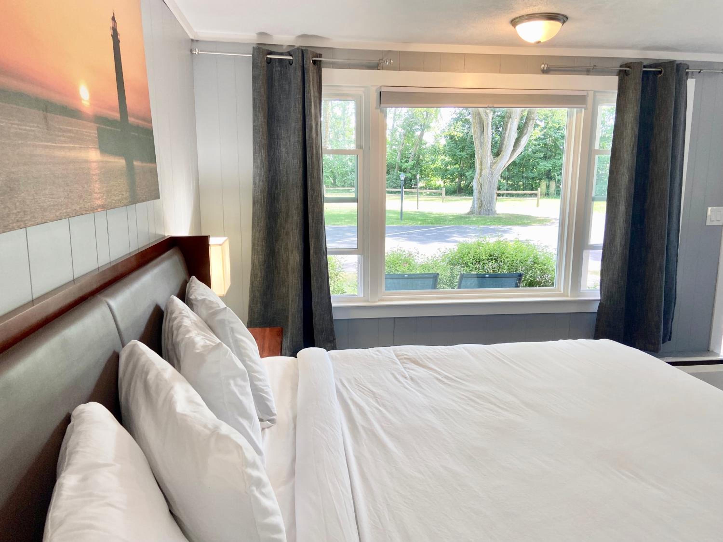 Deluxe King Room photo 2