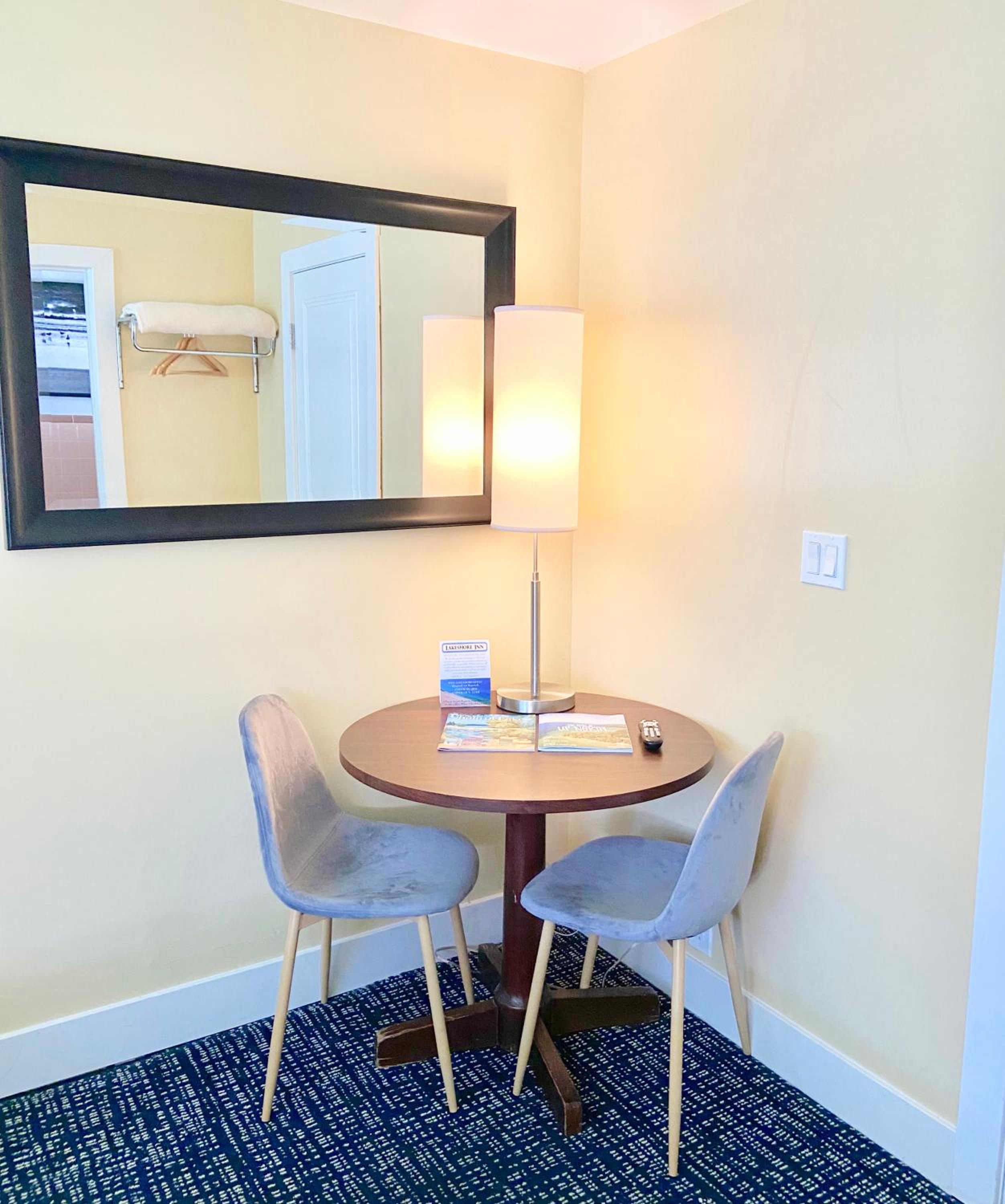 Standard Queen Room photo 2