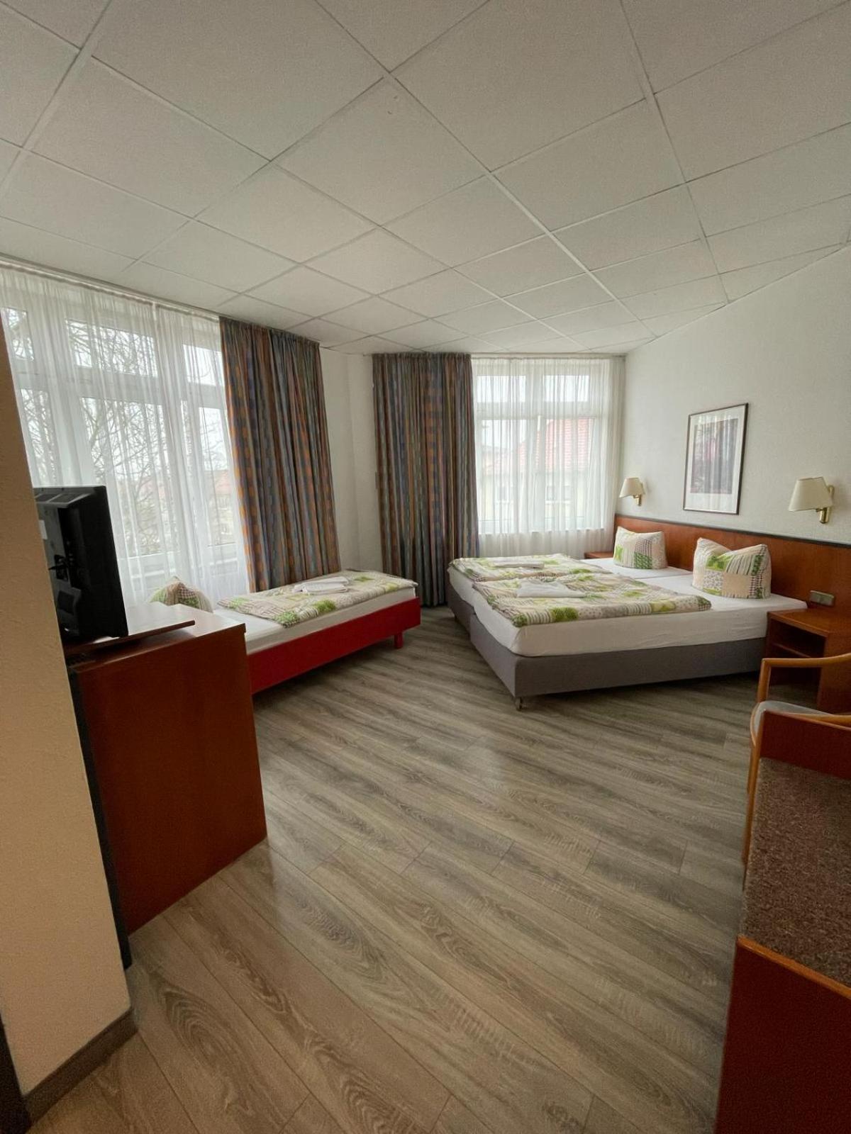 Standard Triple Room - Photo 5