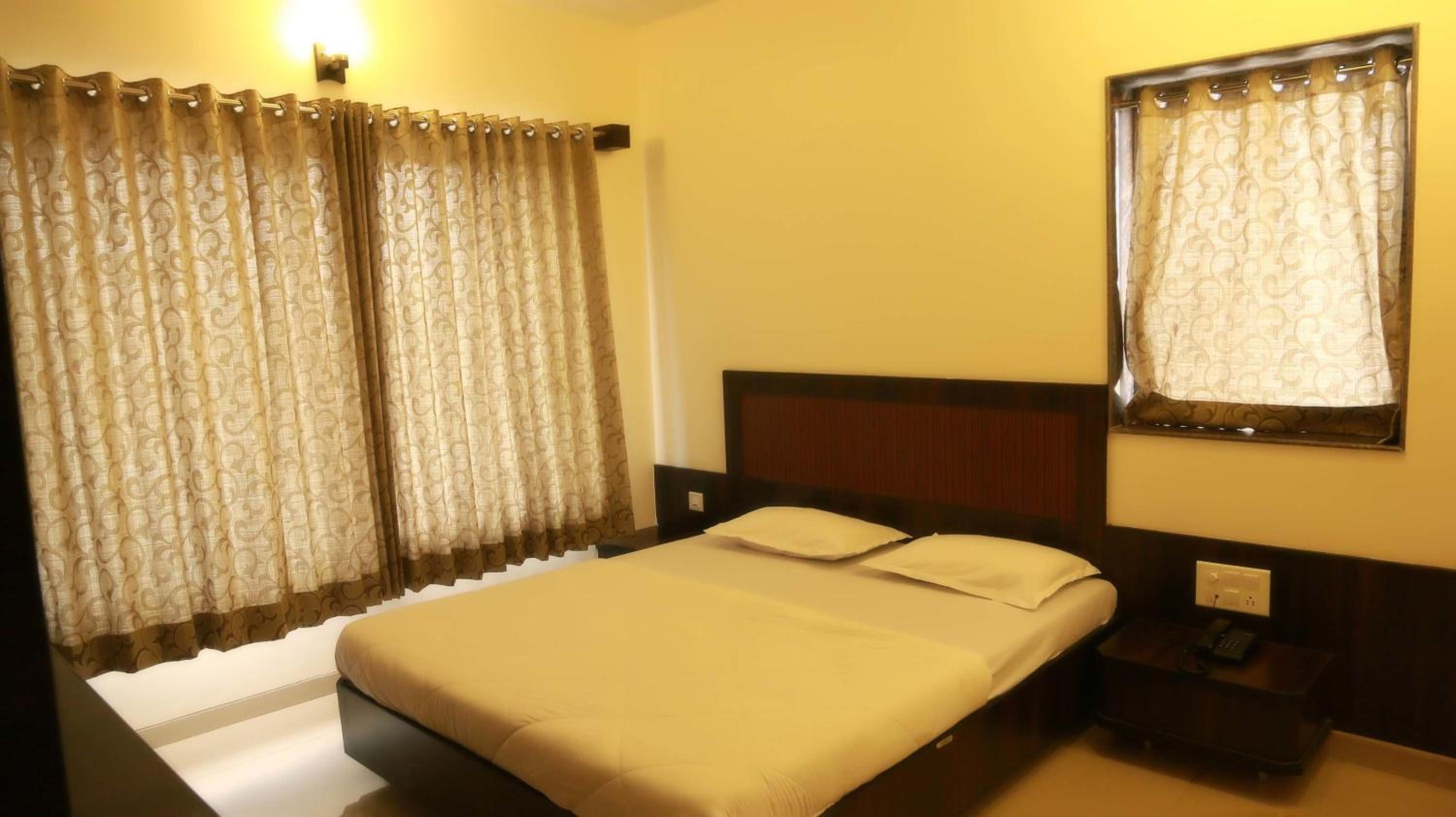 Standard Double Room with Fan photo 2