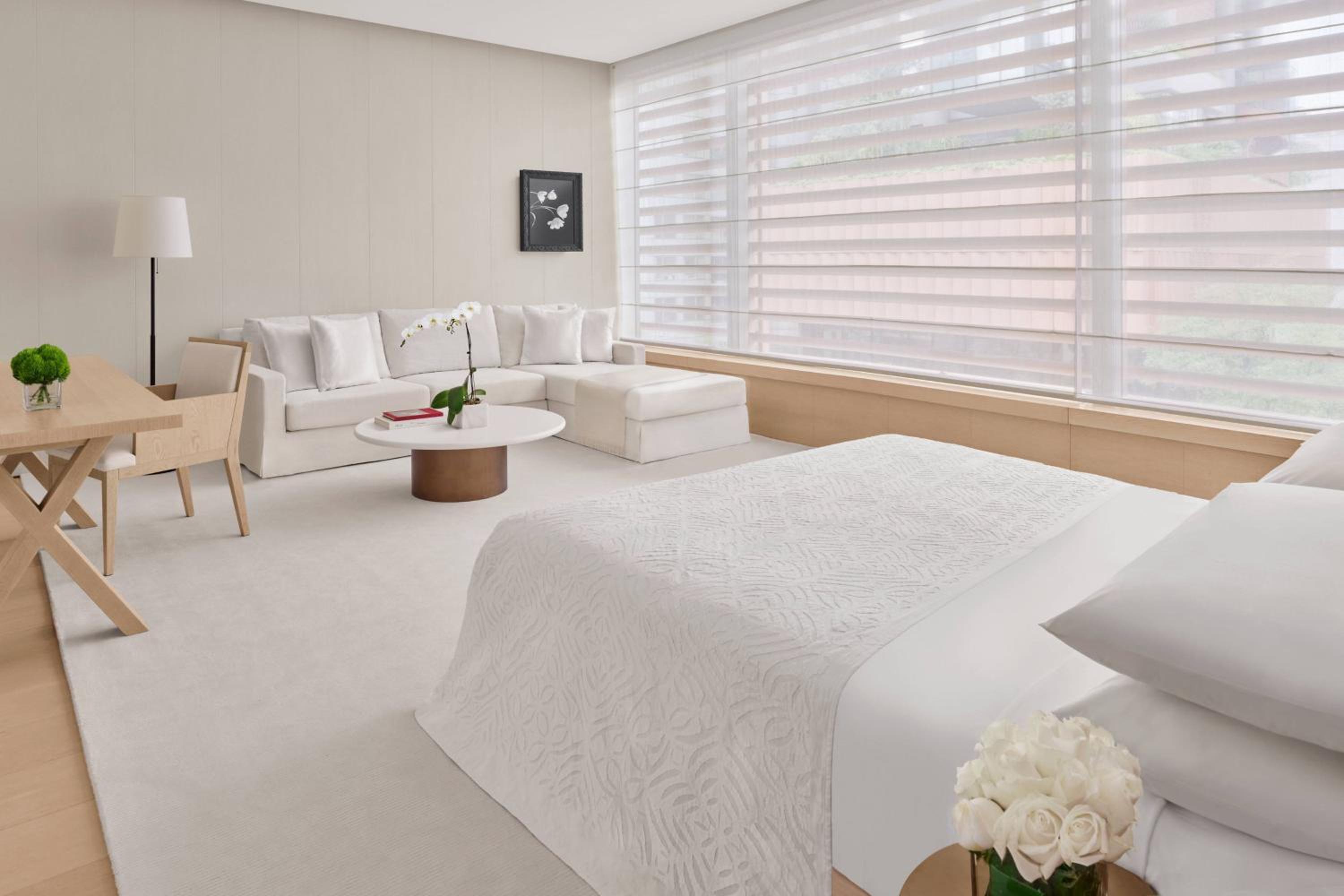 Deluxe King, Larger Guest room, 1 King, City view
