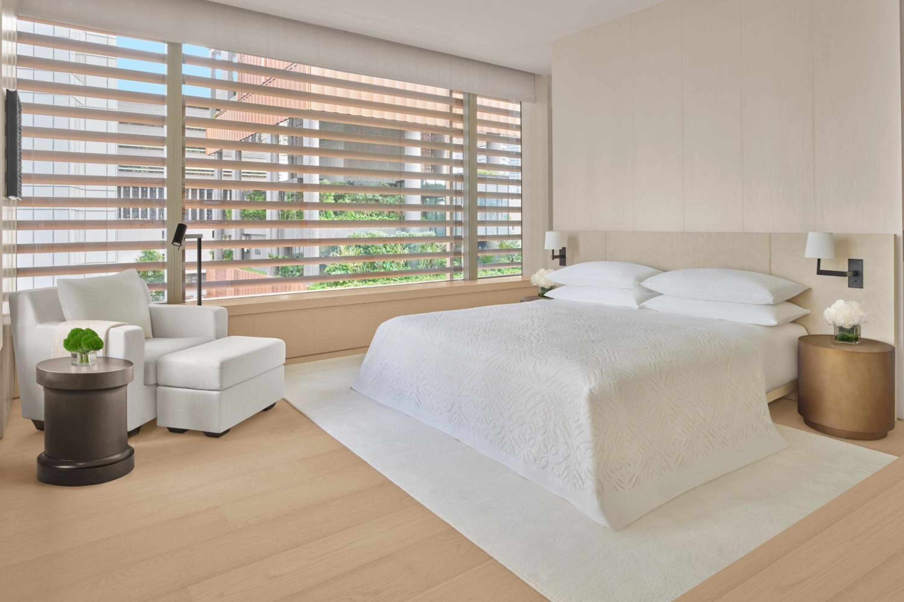 Orchard Suite, 1 Bedroom Larger Suite, 1 King, City view, Upper floor photo