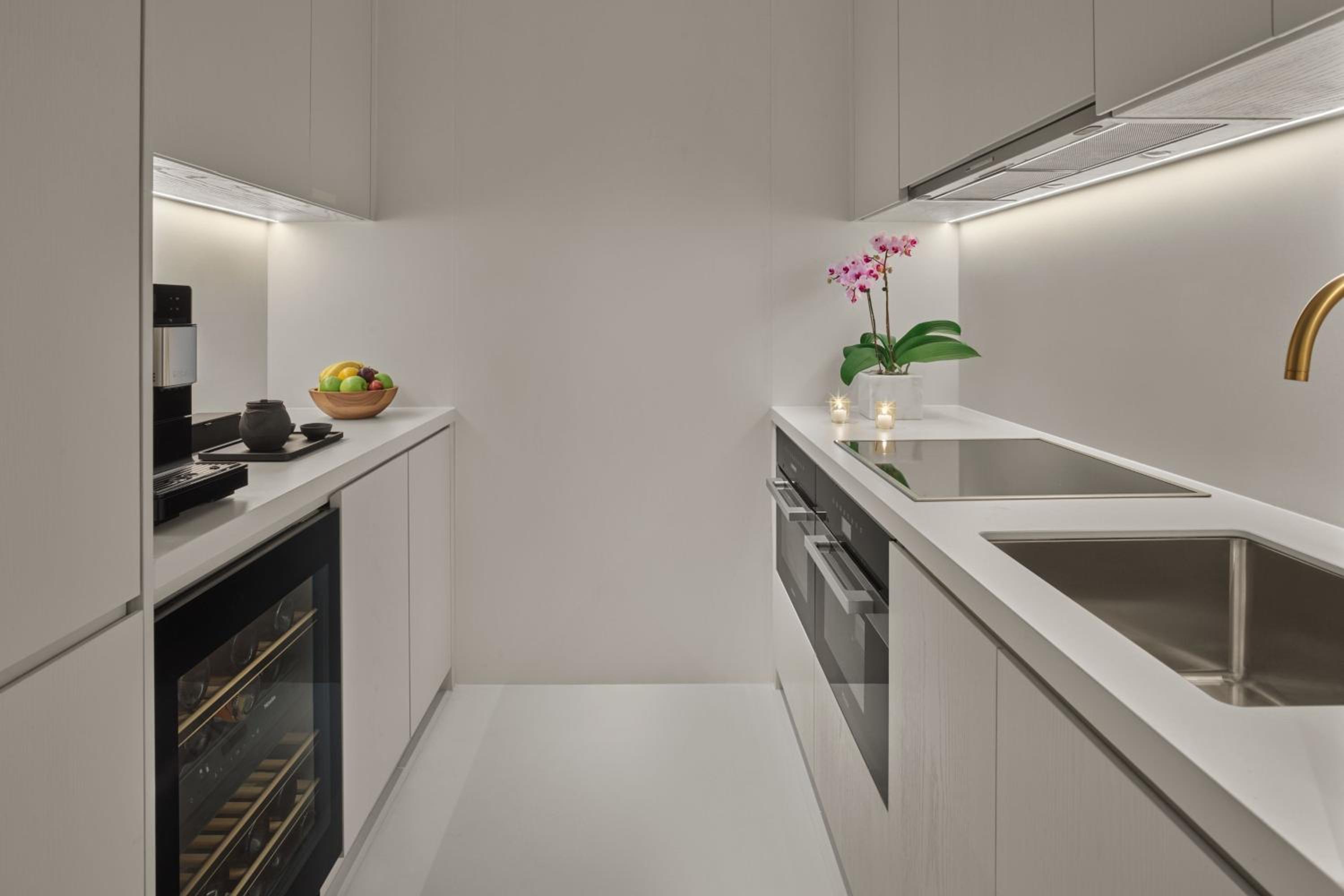 Orchard Suite, 1 Bedroom Larger Suite, 1 King, City view, Upper floor photo