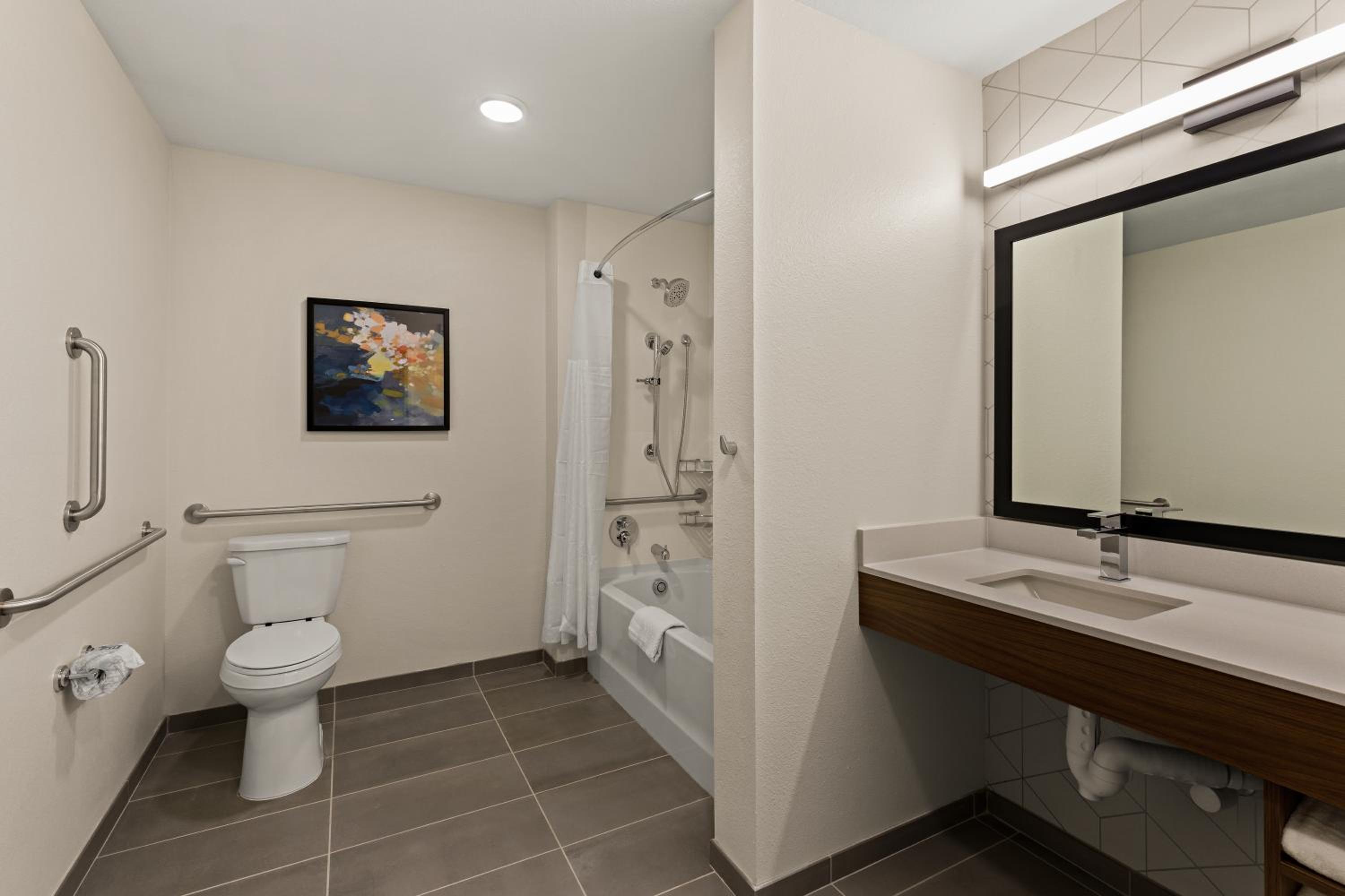King Room with Dishwasher/Connecting Rooms - Non Smoking - Photo 4