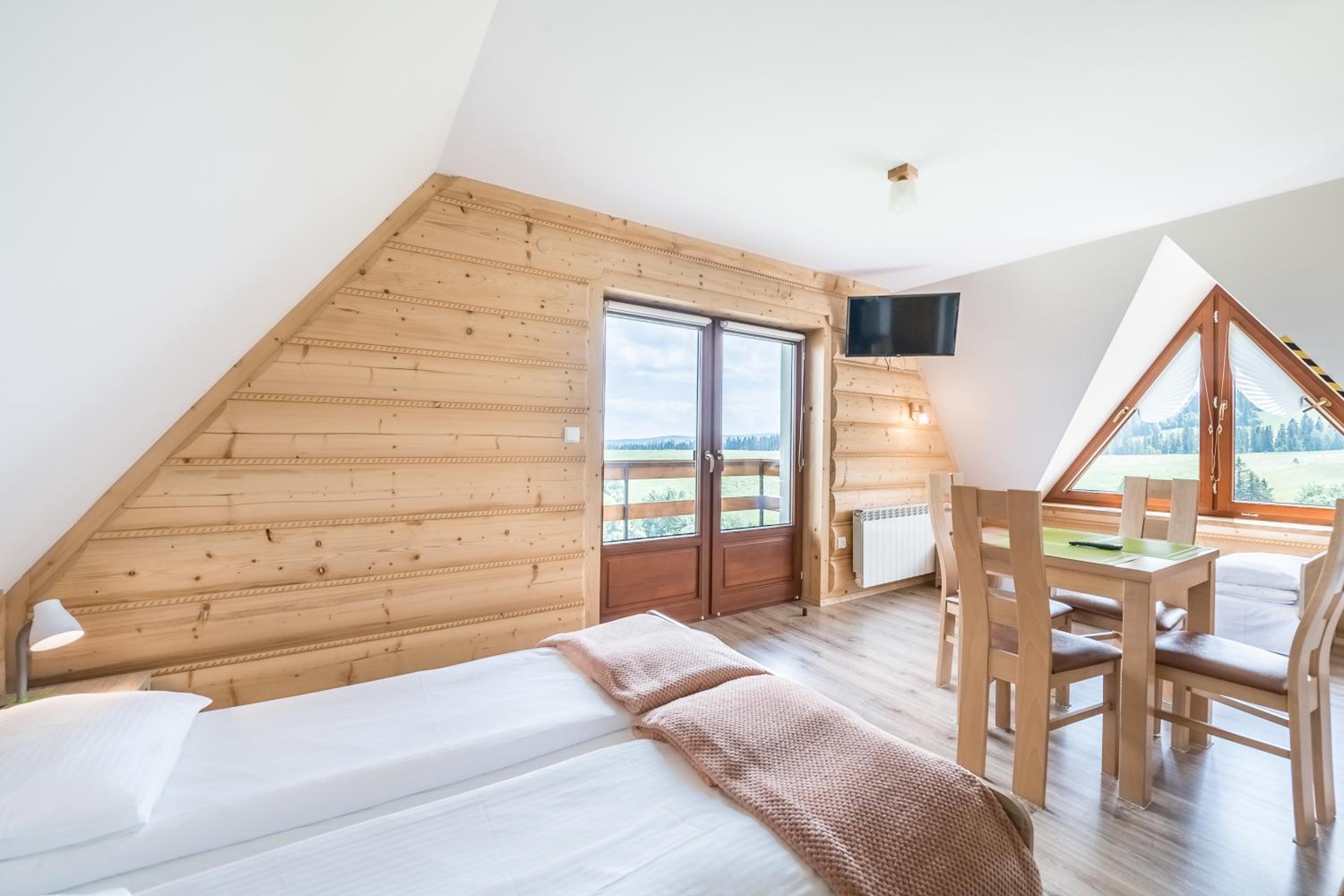Quadruple Room with Balcony photo 3