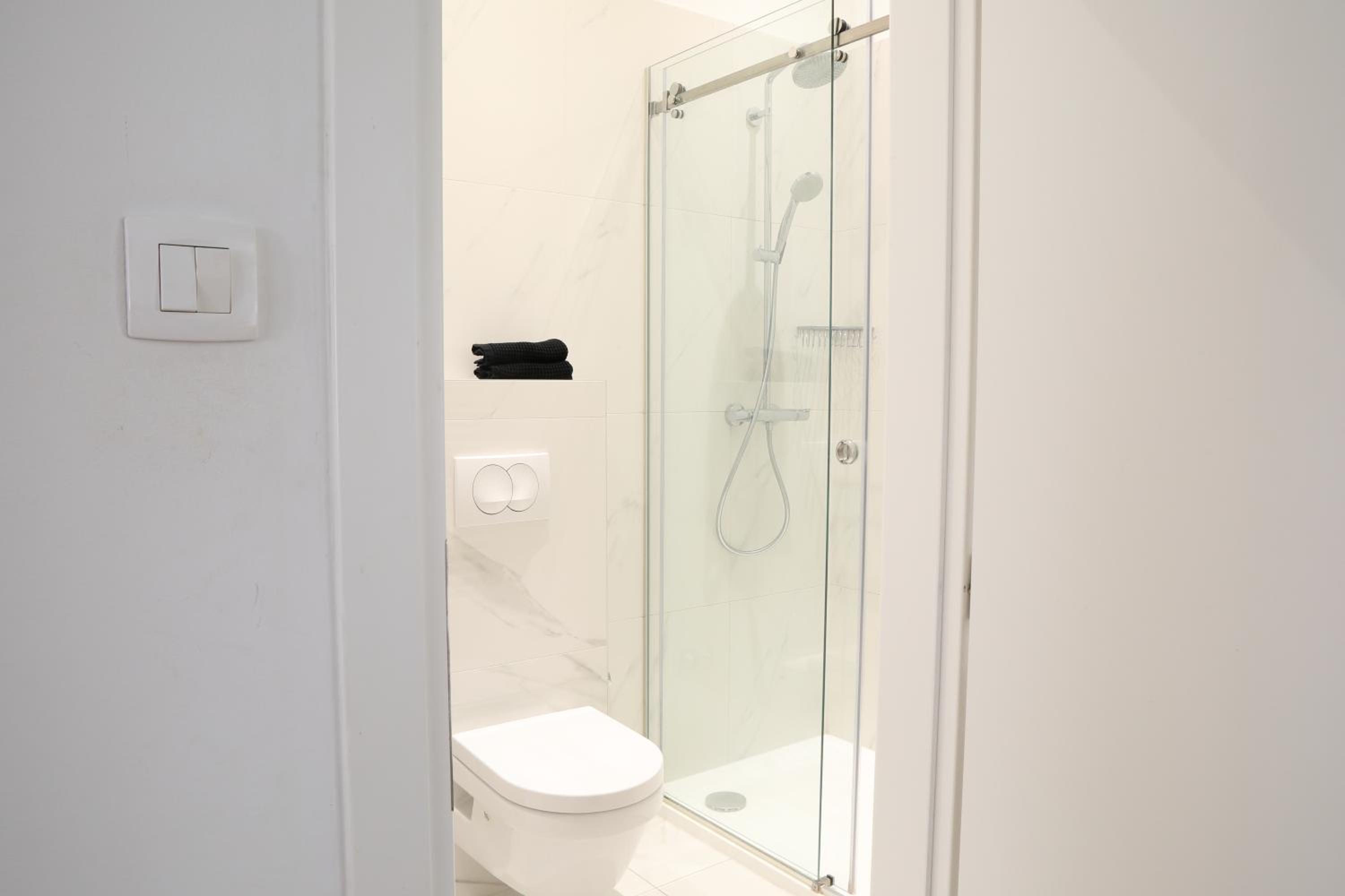 One-Bedroom Apartment - Photo 7