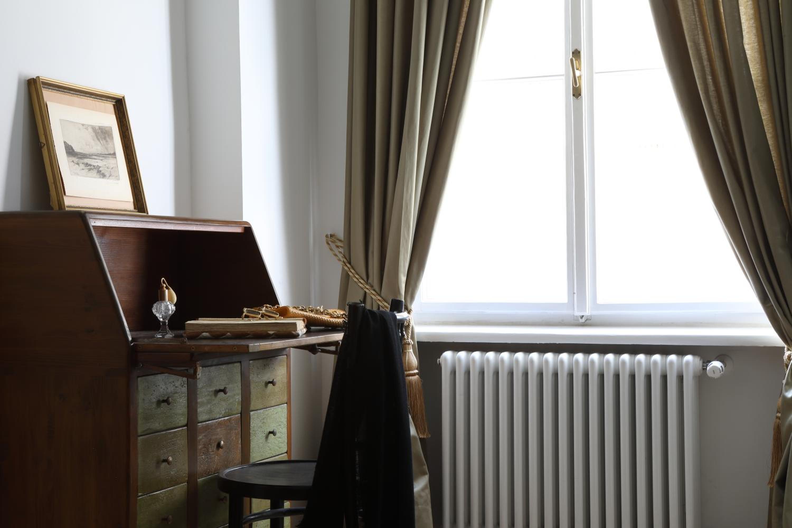 One-Bedroom Apartment - Photo 9