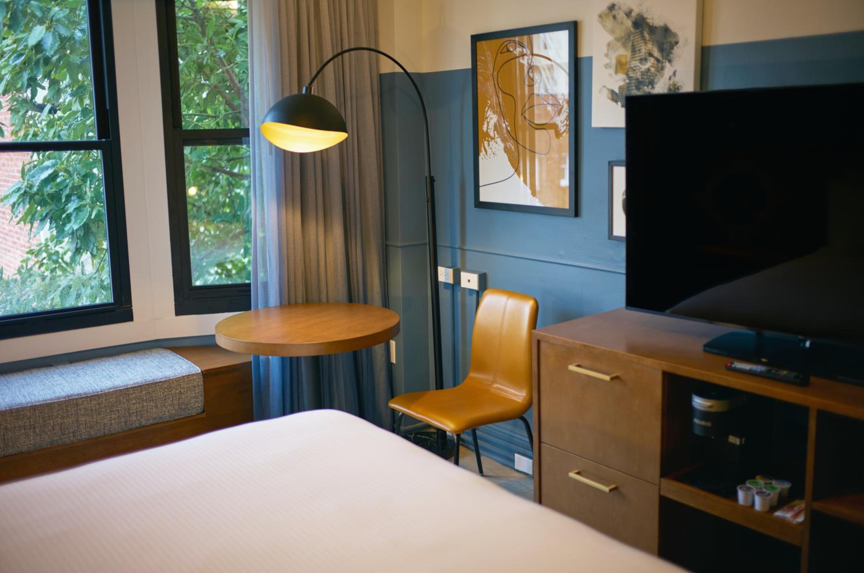 Standard King Room - Photo 4