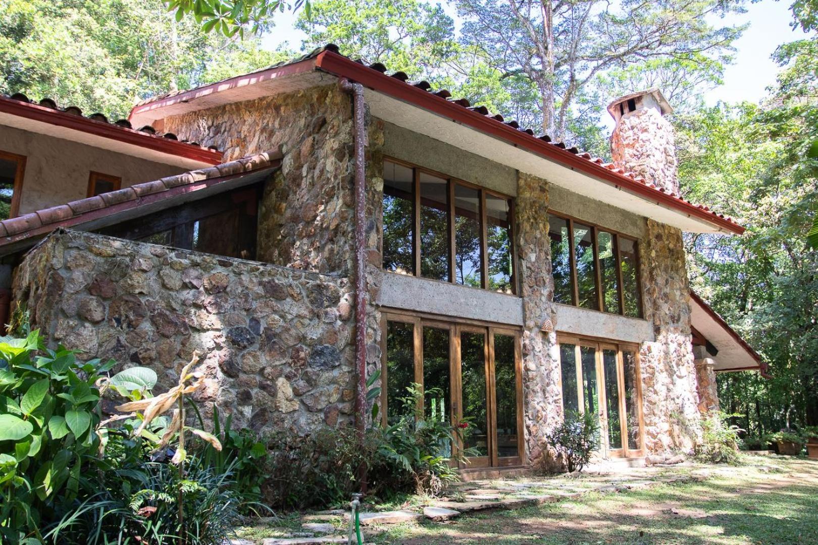 Four-Bedroom House photo 1