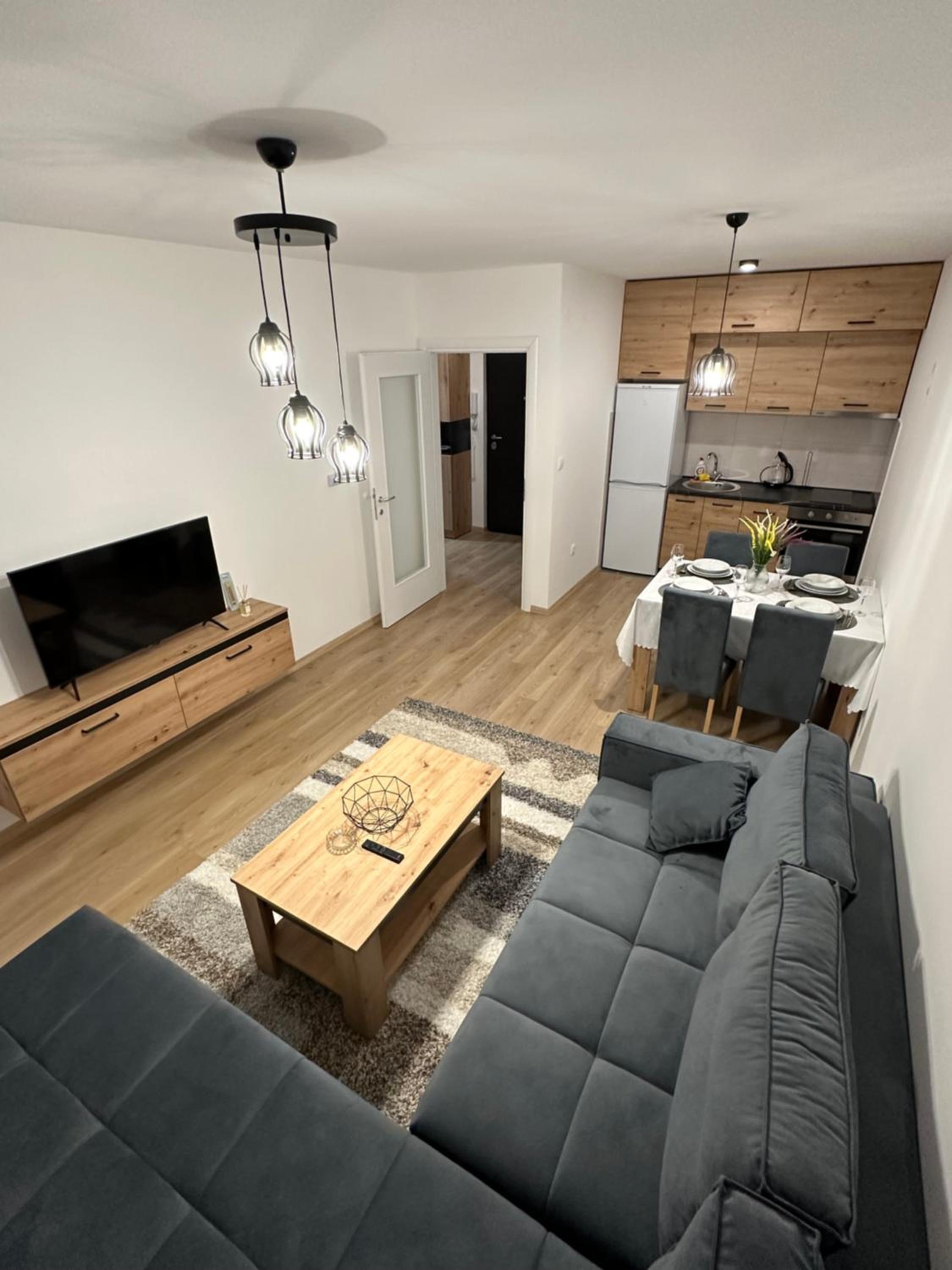 One-Bedroom Apartment photo 1