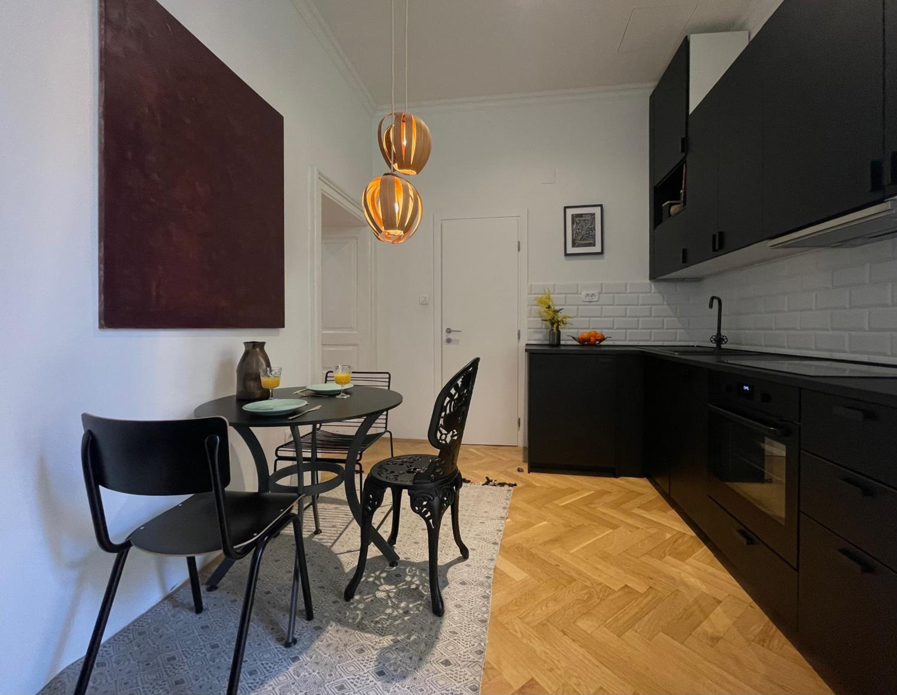 One-Bedroom Apartment - Photo 18