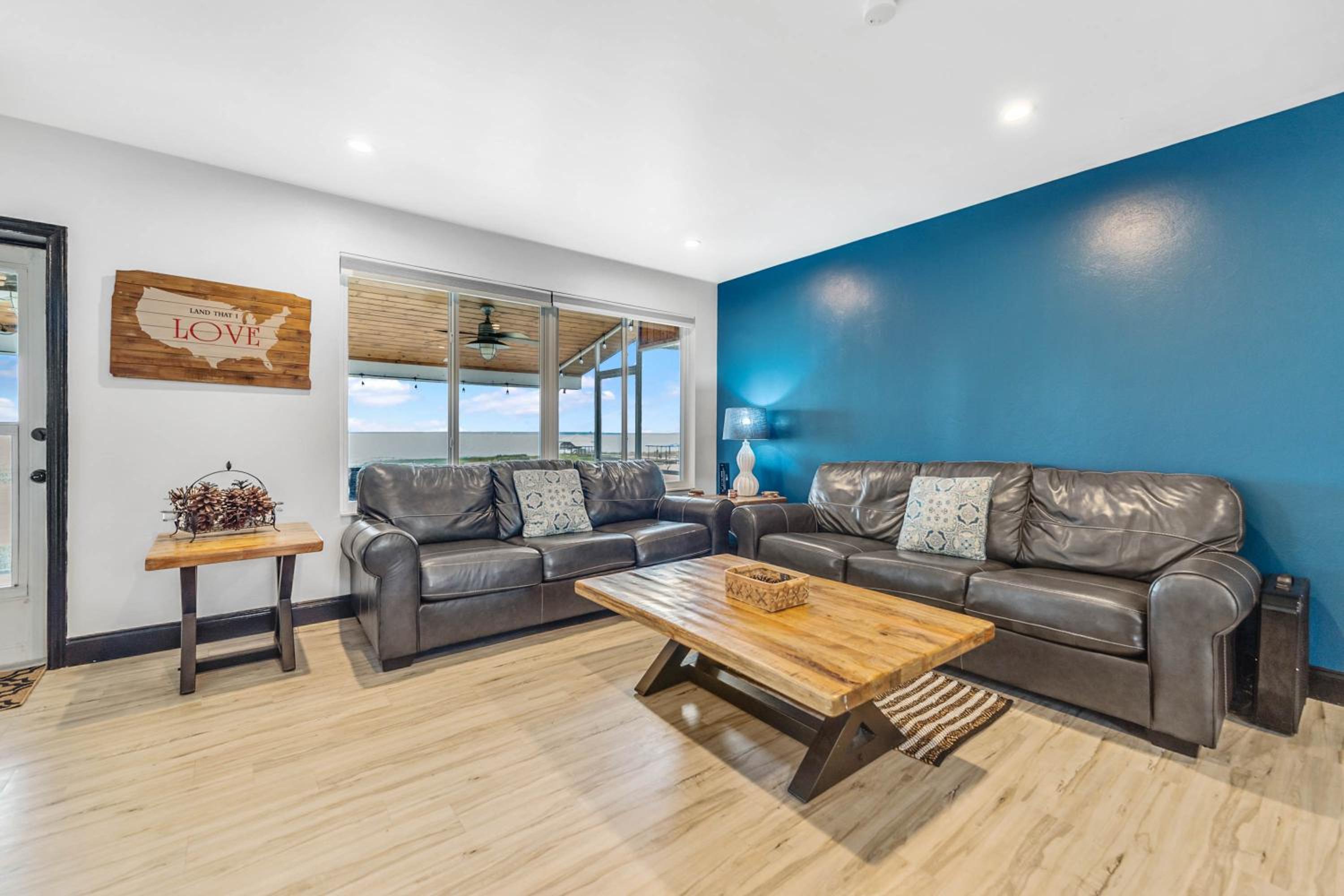 Three-Bedroom House photo 1