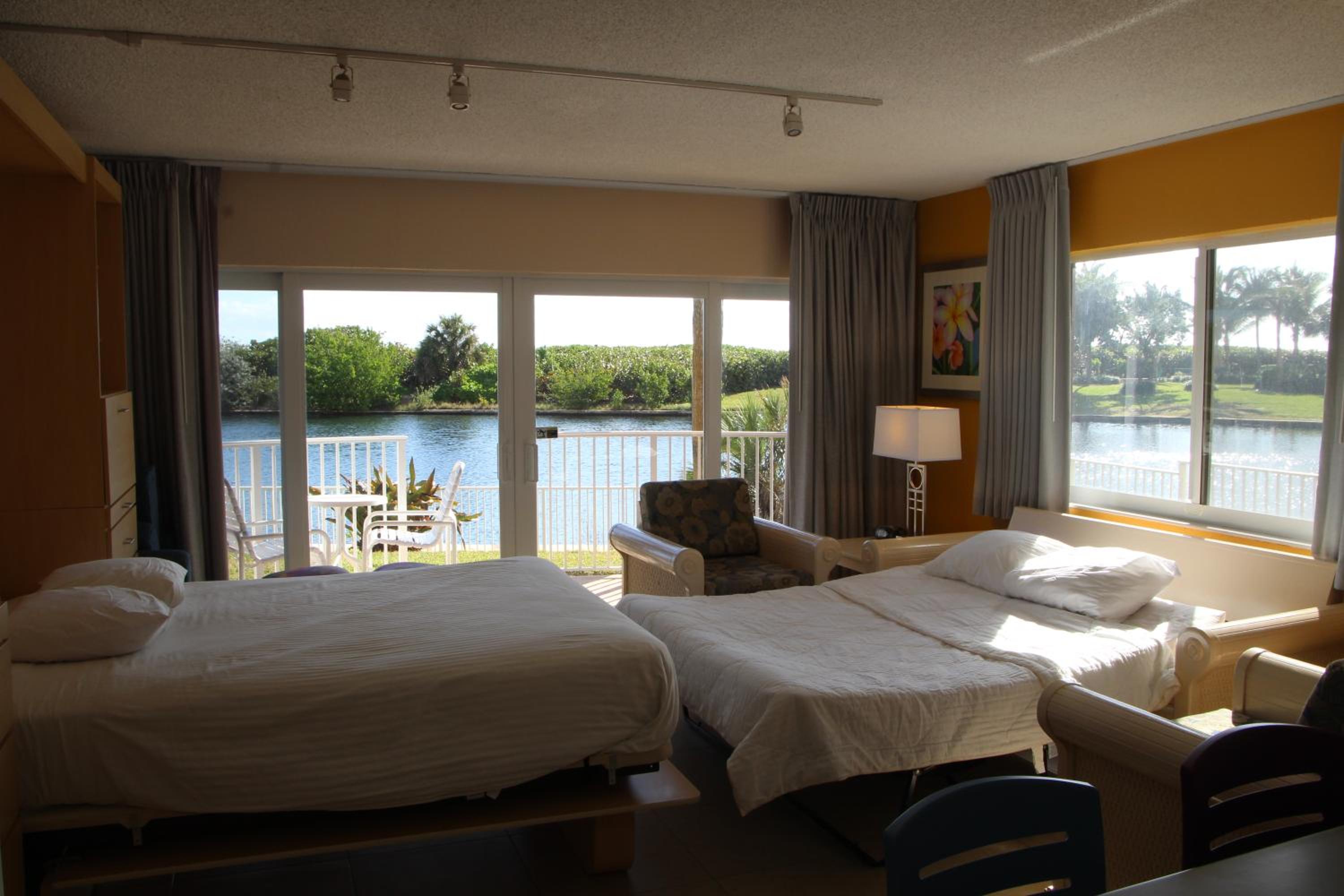 Queen Junior Studio Suite