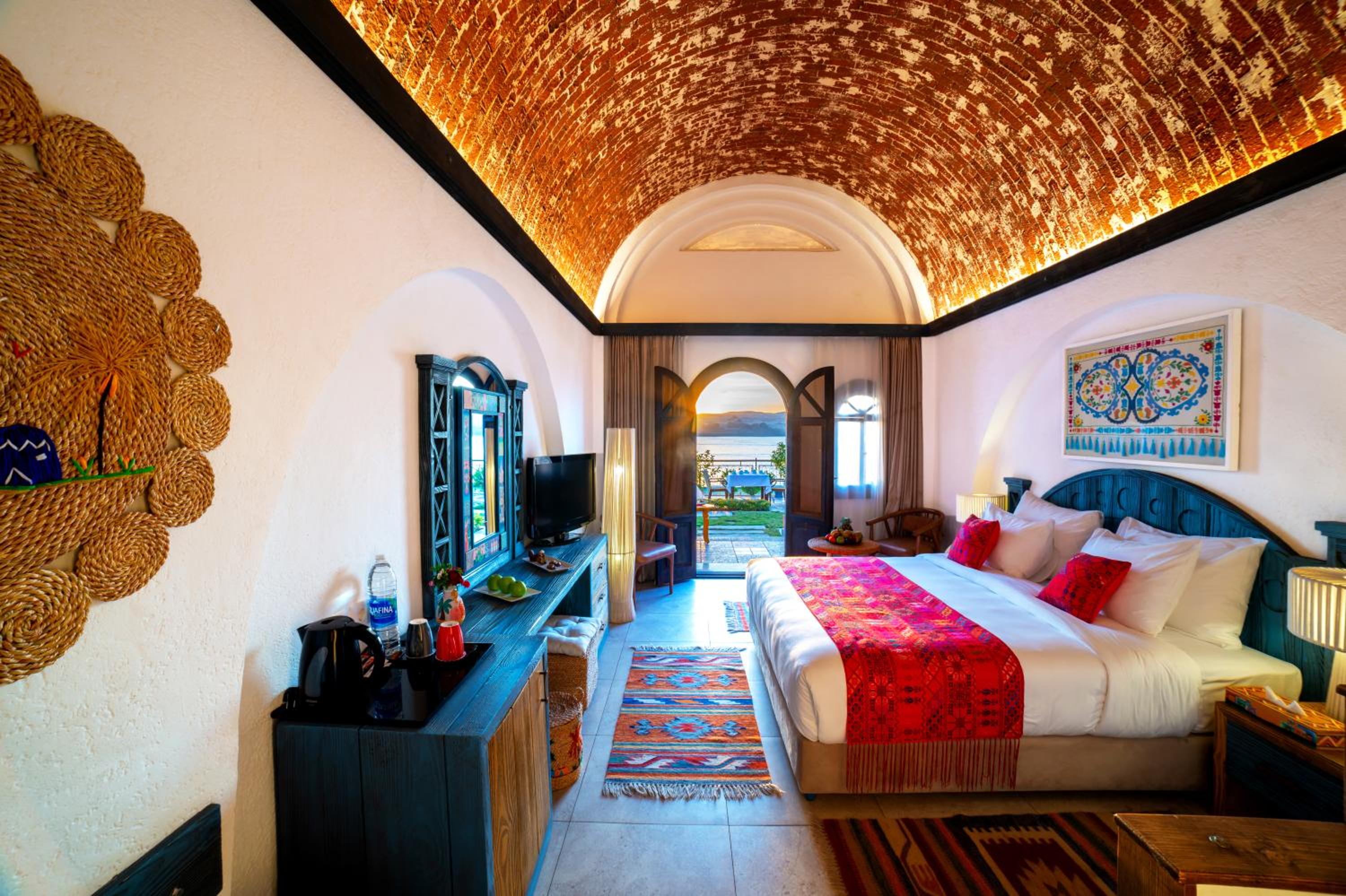 Nubian House 1 Queen Bed - Photo 1