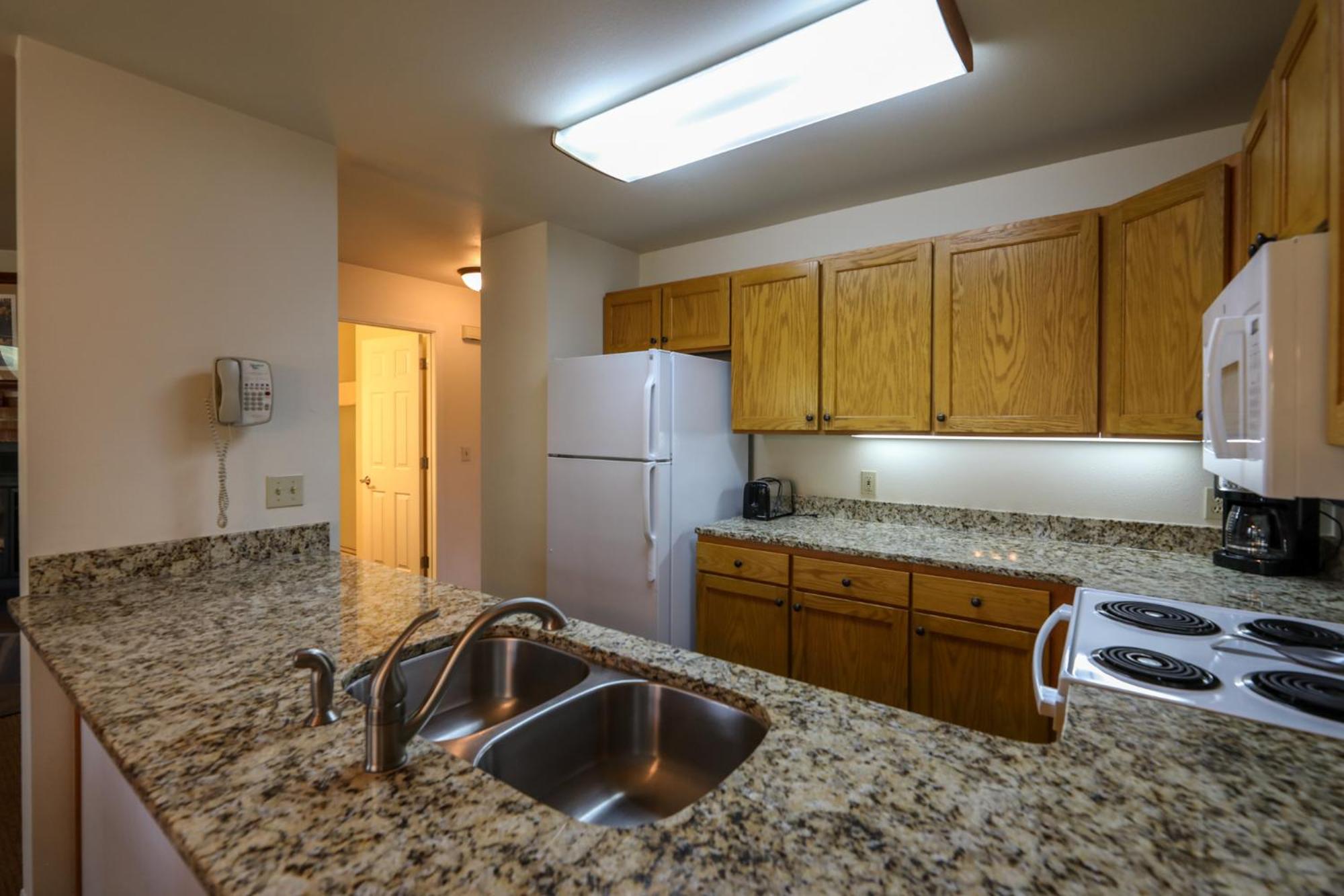 One-Bedroom Apartment - Pool View