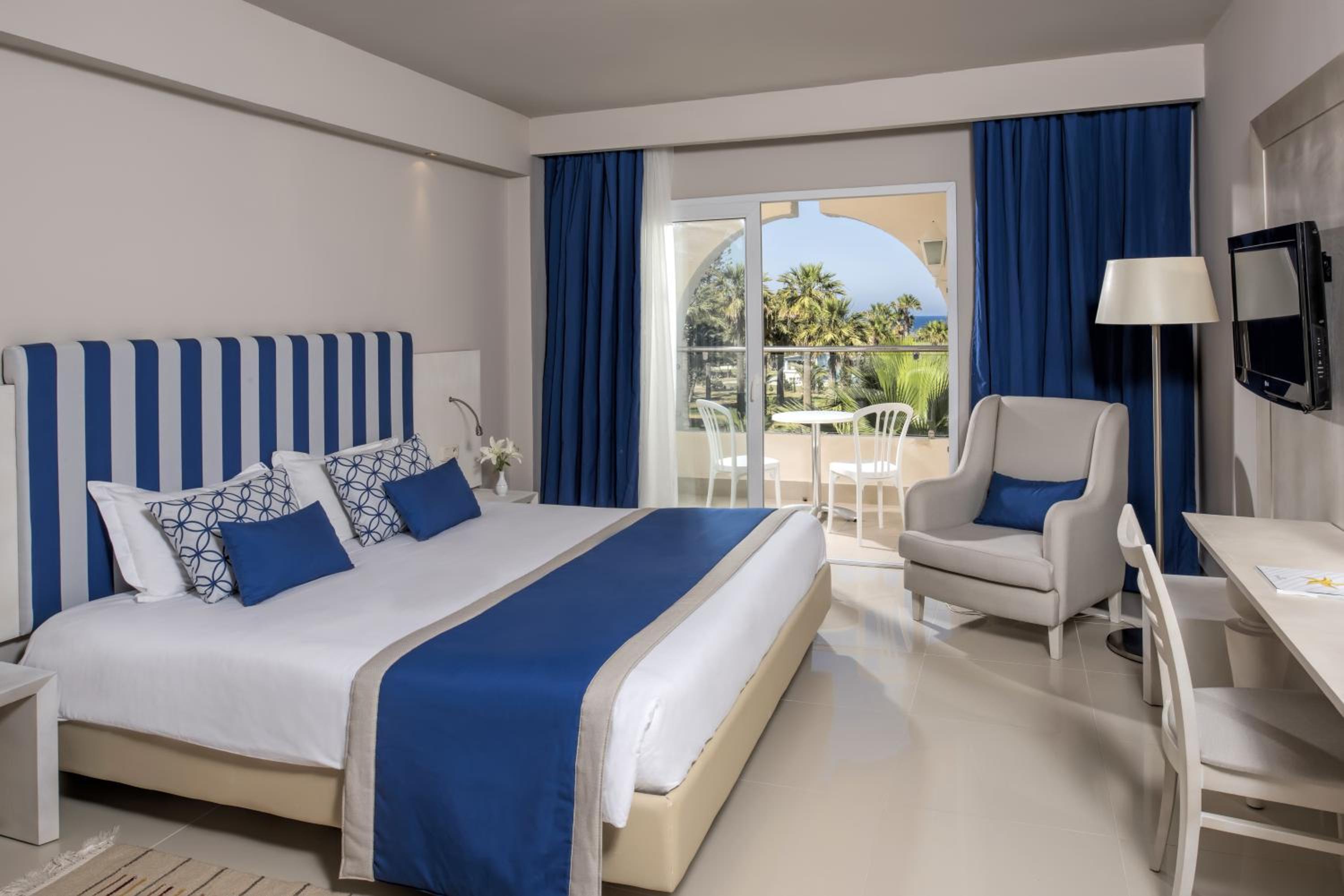 Double Room with Partial Sea View