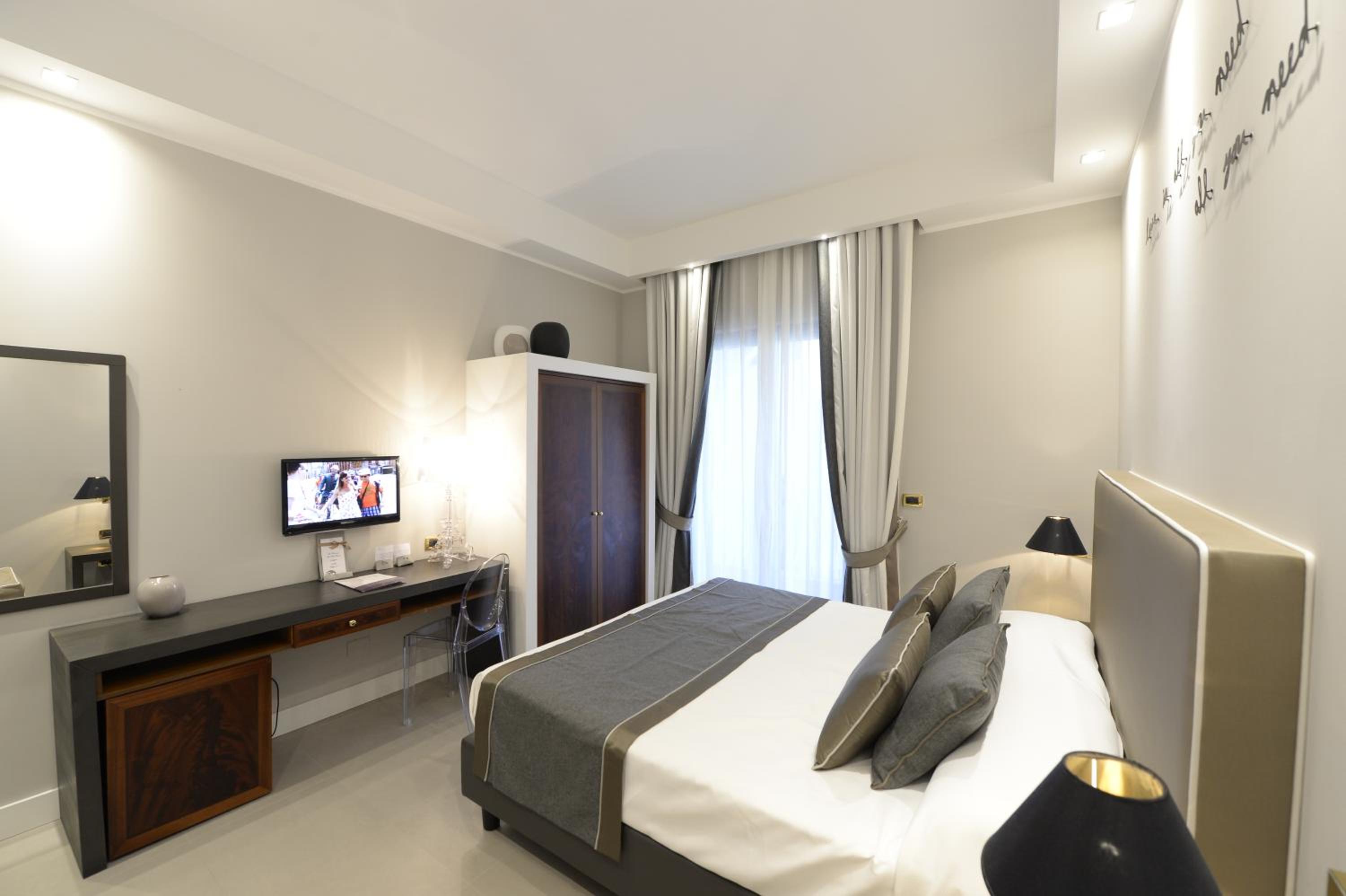 Elegance Triple Room - Photo 6